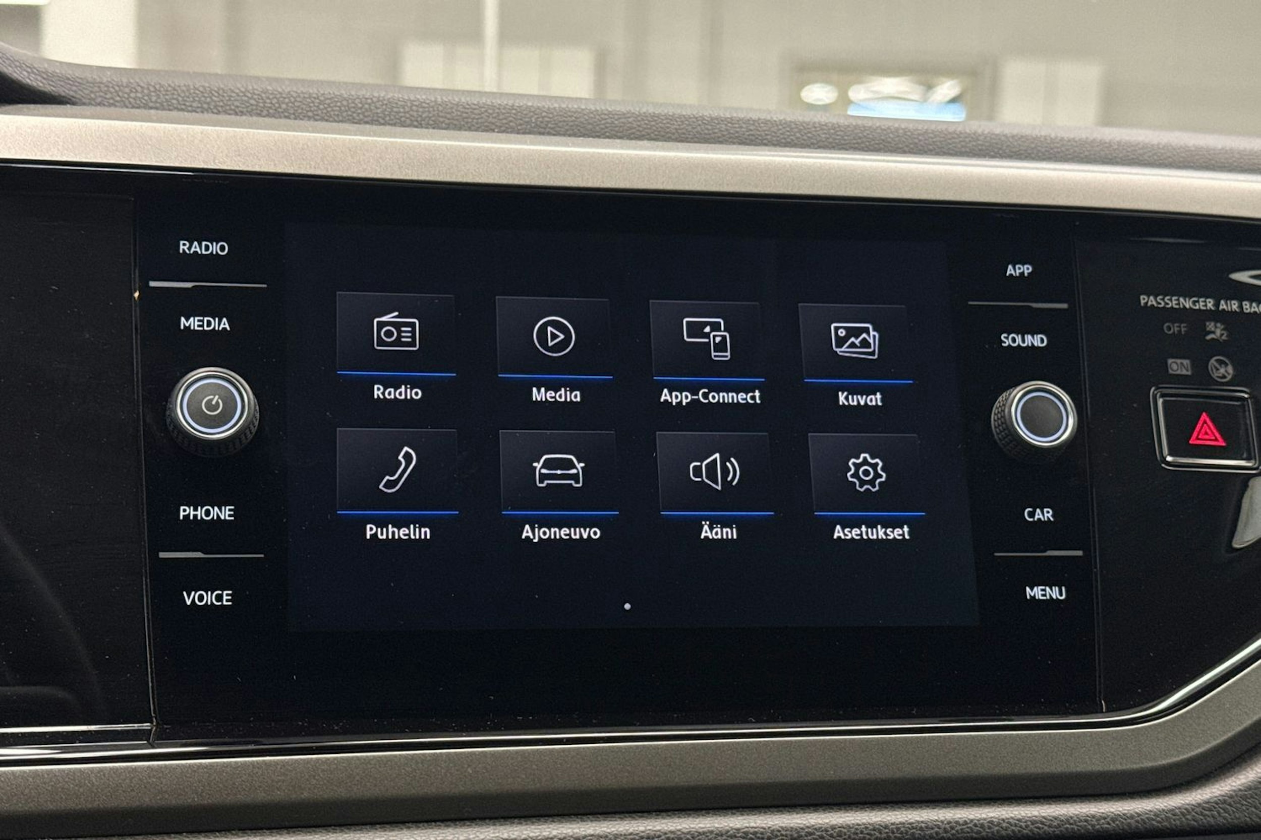 valkoinen Volkswagen Polo 2019 kuva 22.