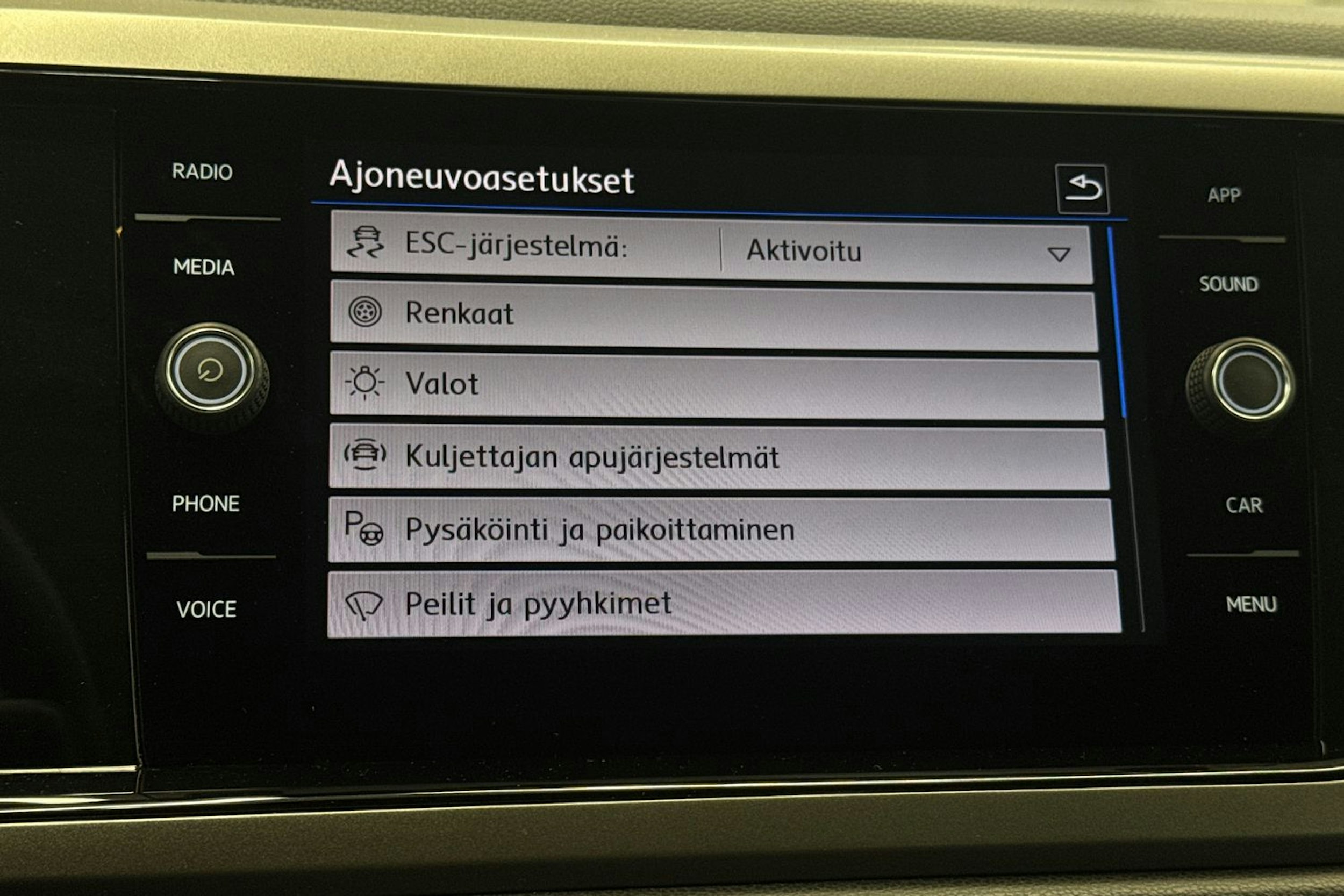 valkoinen Volkswagen Polo 2019 kuva 28.