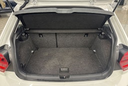 valkoinen Volkswagen Polo 2019 kuva 32.