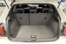 Valkoinen Volkswagen POLO 2019 kuva 15.