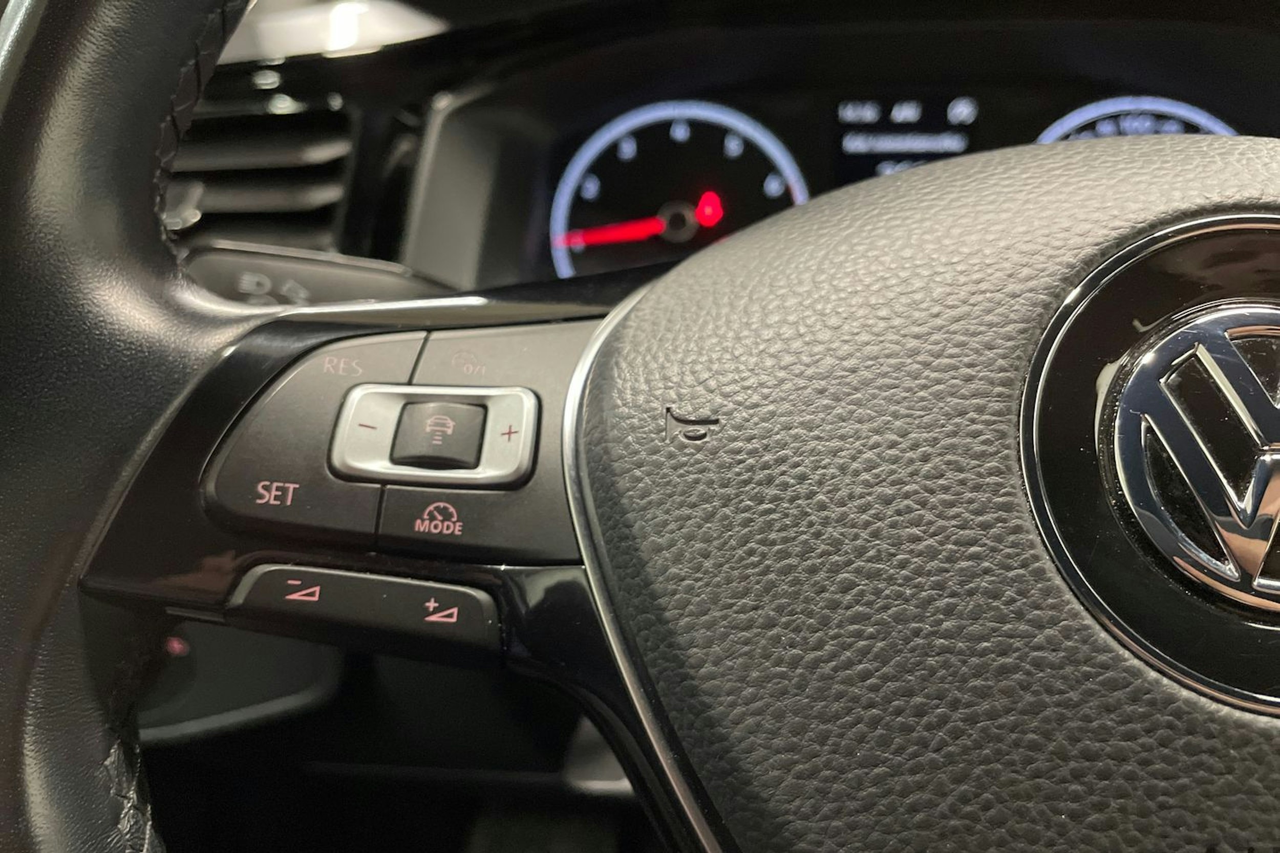 Valkoinen Volkswagen POLO 2019 kuva 25.