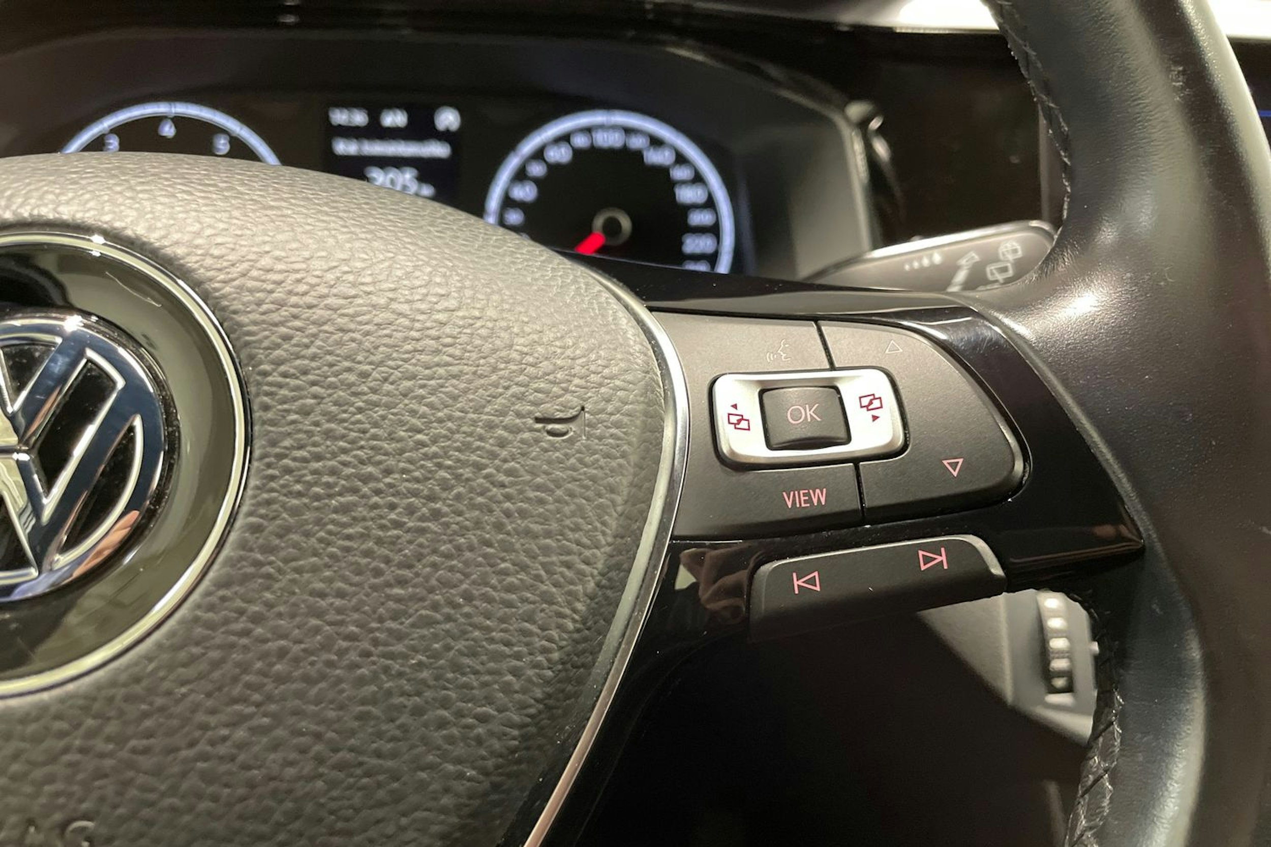Valkoinen Volkswagen POLO 2019 kuva 26.