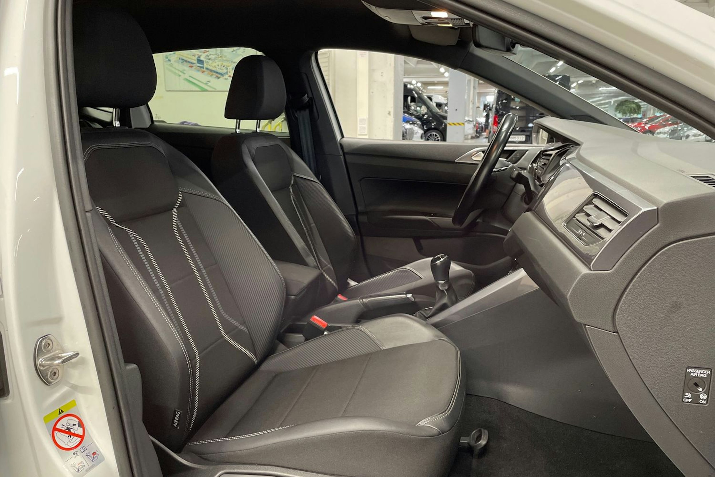 Valkoinen Volkswagen POLO 2019 kuva 28.