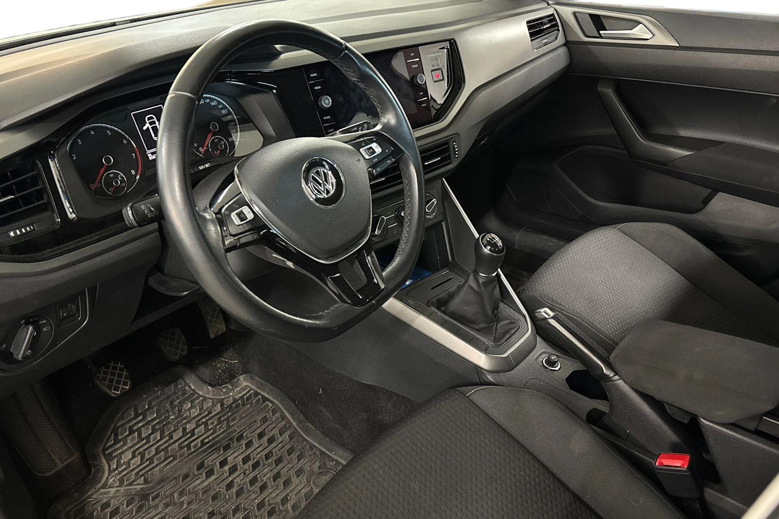 valkoinen Volkswagen Polo 2019 kuva 3.