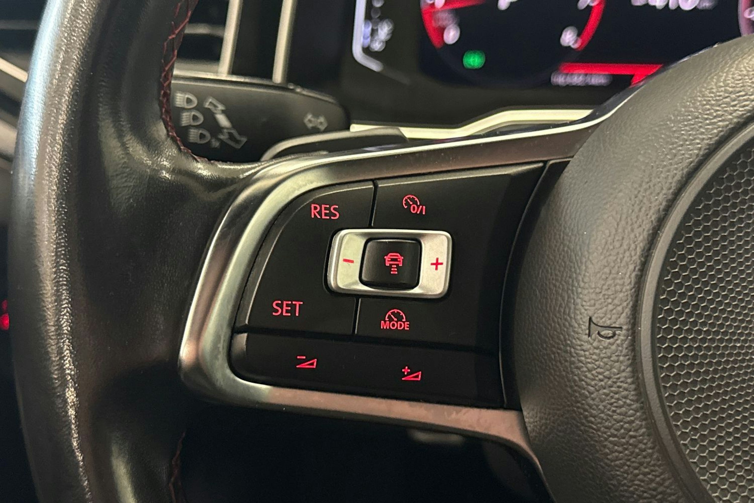 harmaa Volkswagen Polo 2020 kuva 15.