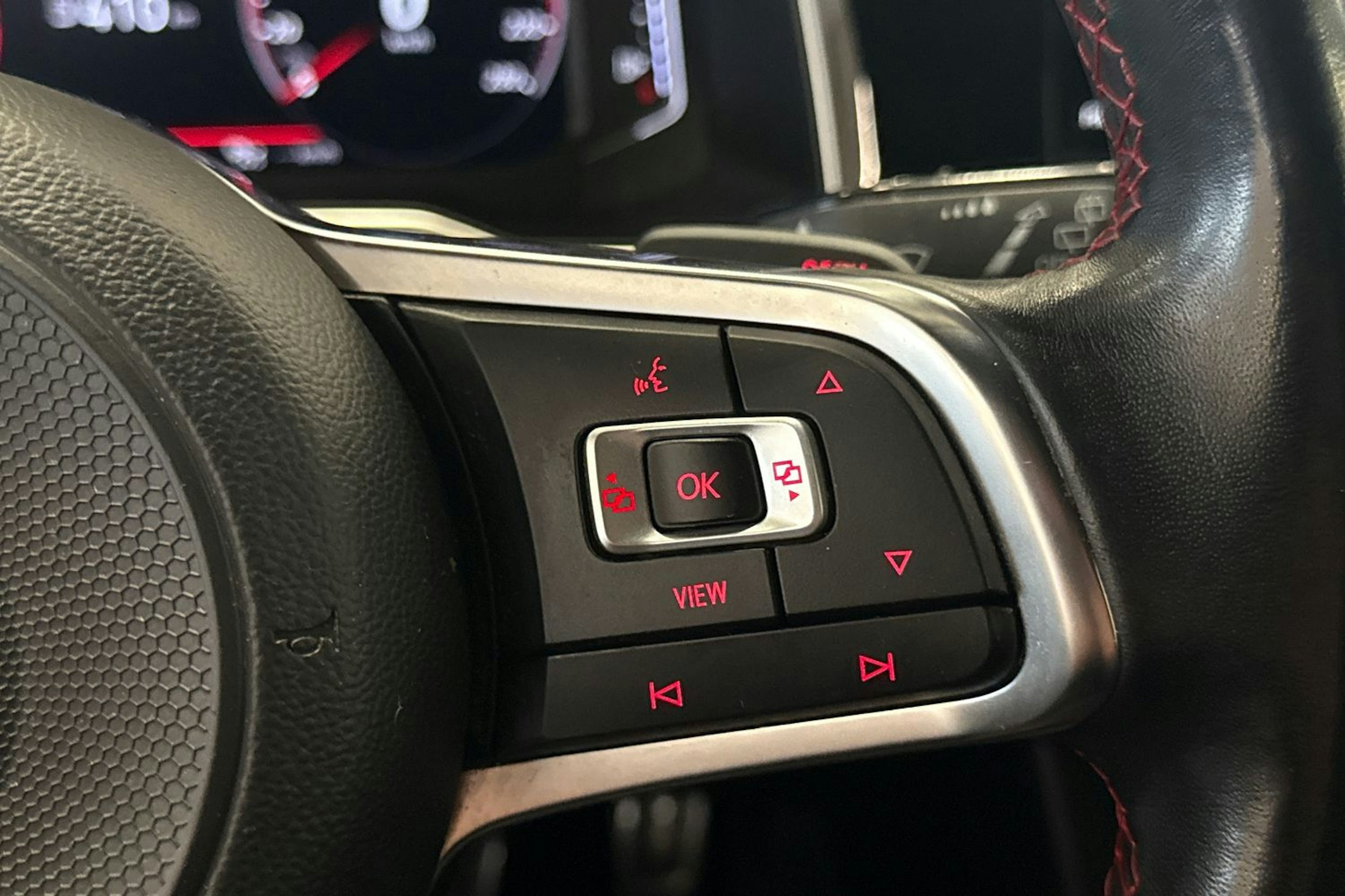 harmaa Volkswagen Polo 2020 kuva 16.