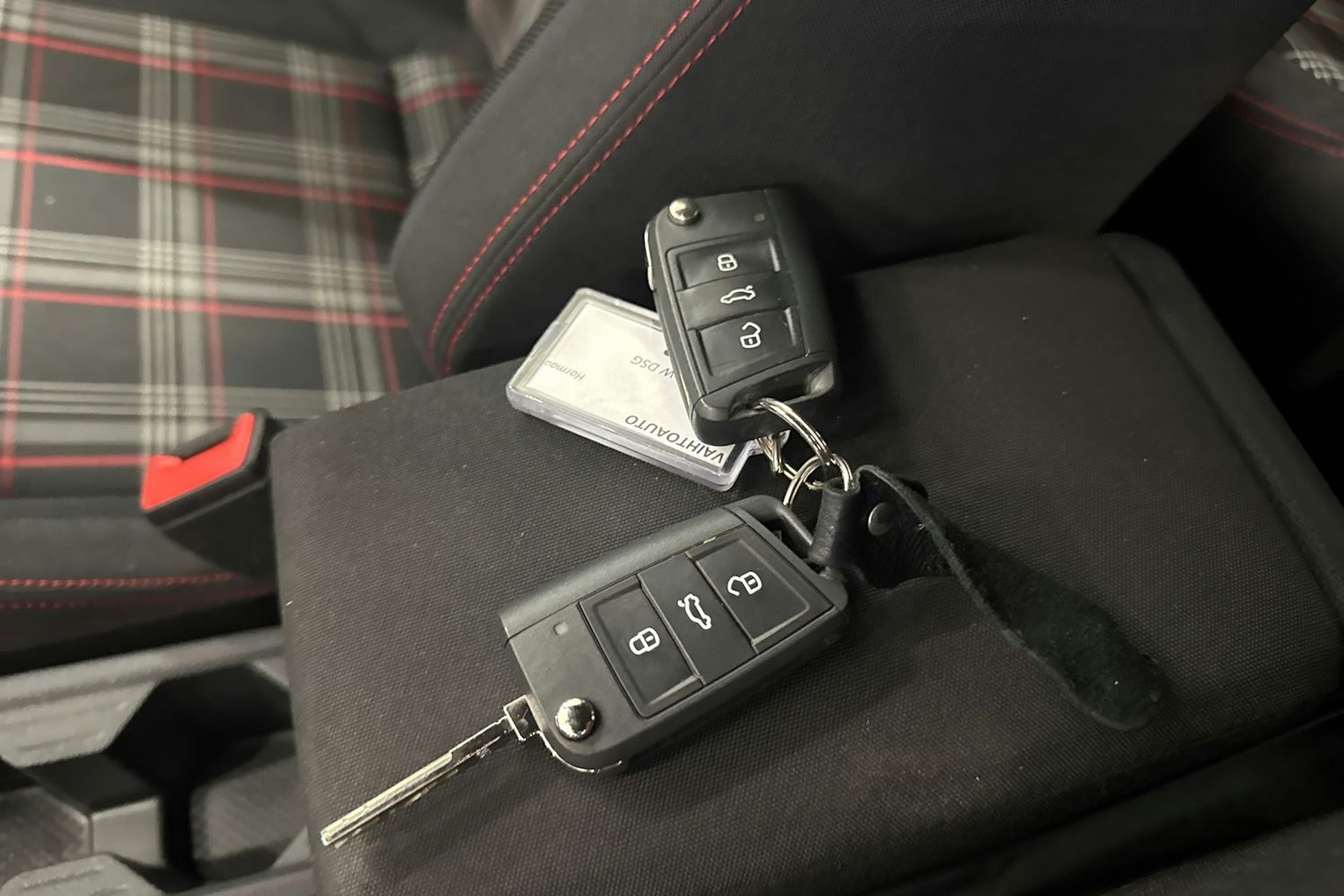 harmaa Volkswagen Polo 2020 kuva 28.