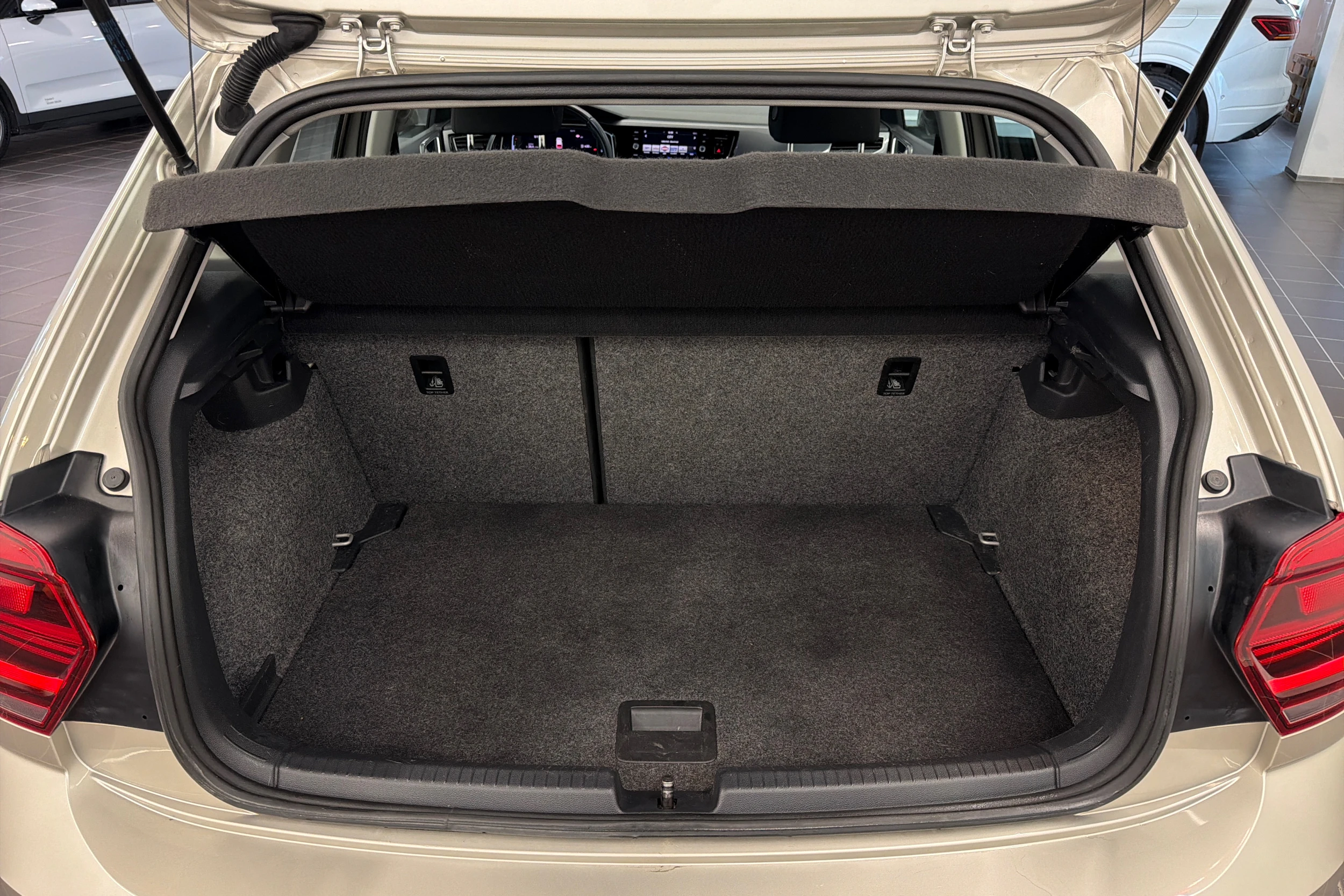 Hopea Volkswagen POLO 2019 kuva 11.