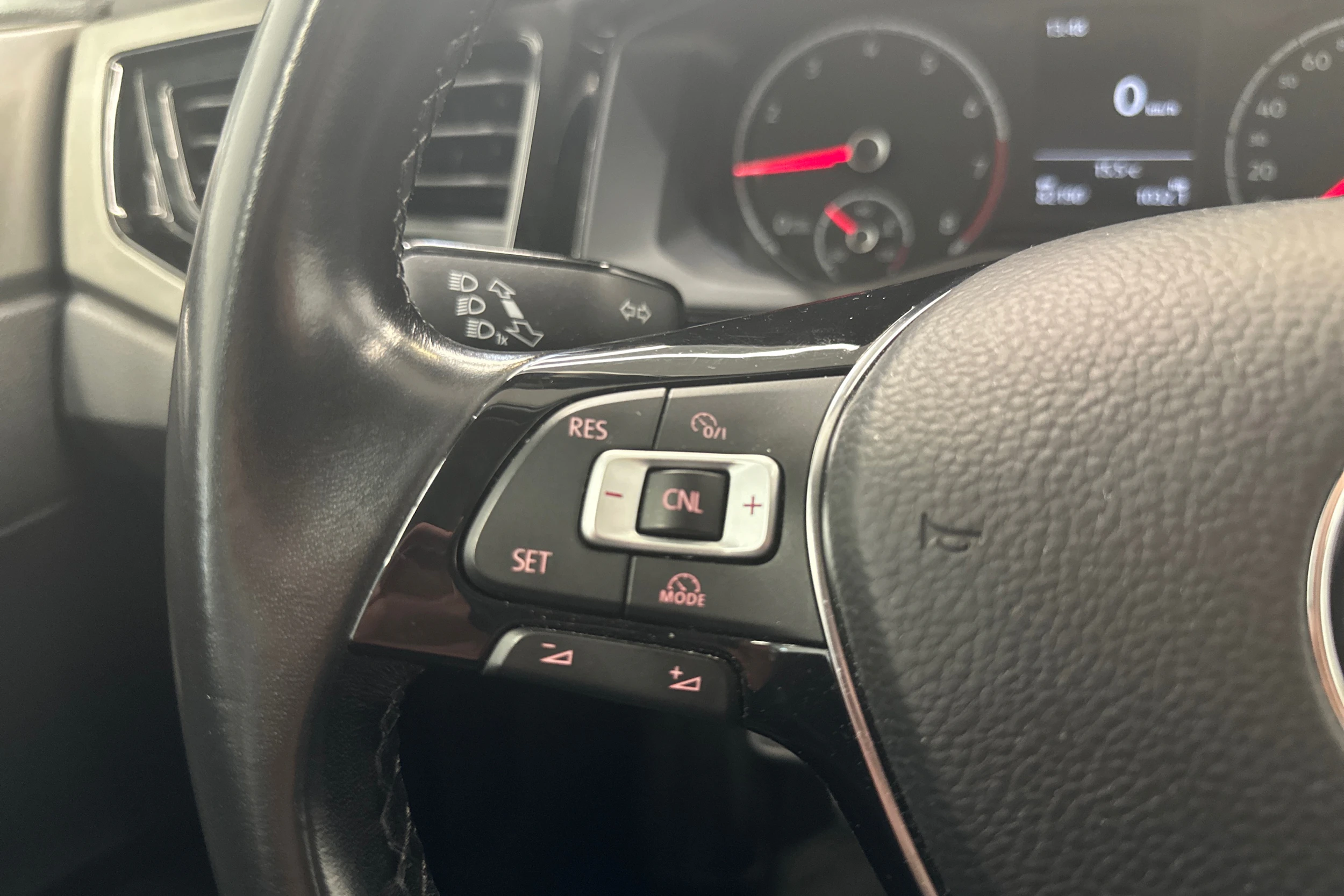 valkoinen Volkswagen Polo 2019 kuva 13.