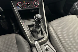 valkoinen Volkswagen Polo 2019 kuva 16.