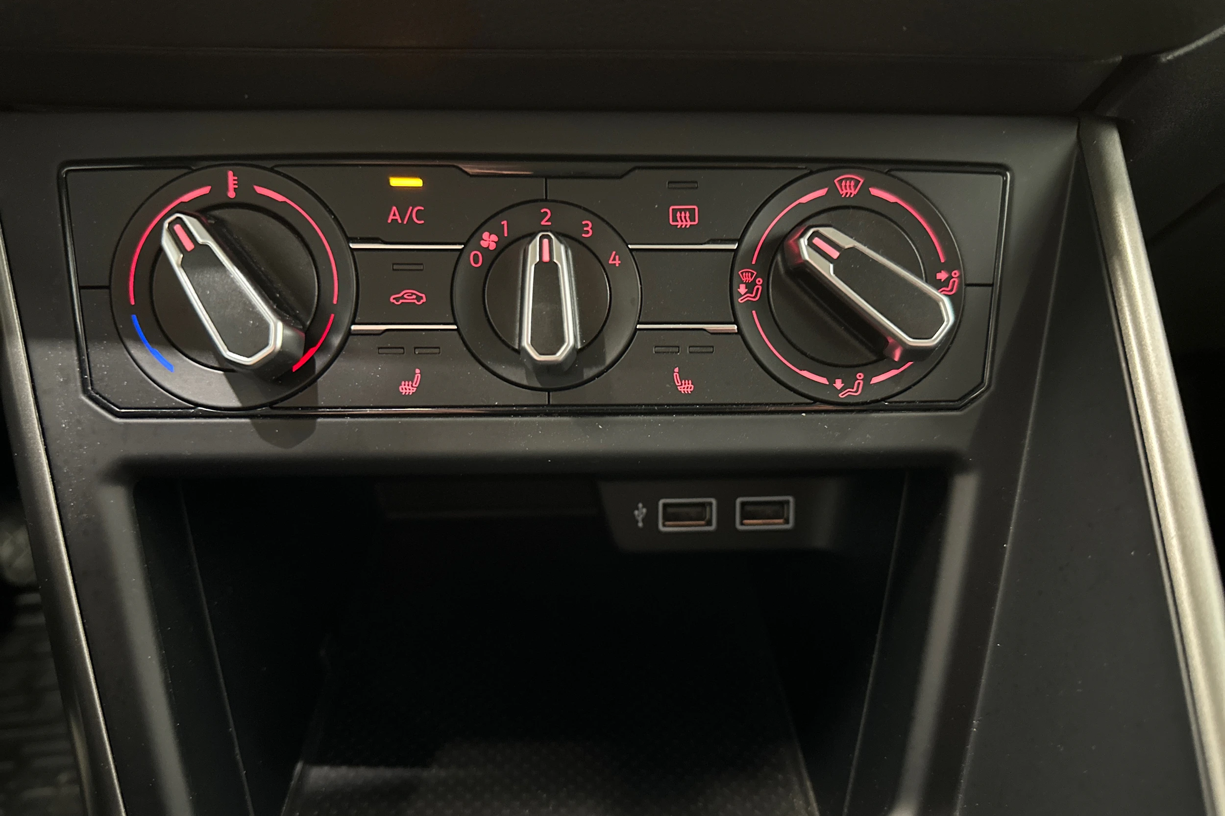 valkoinen Volkswagen Polo 2019 kuva 17.