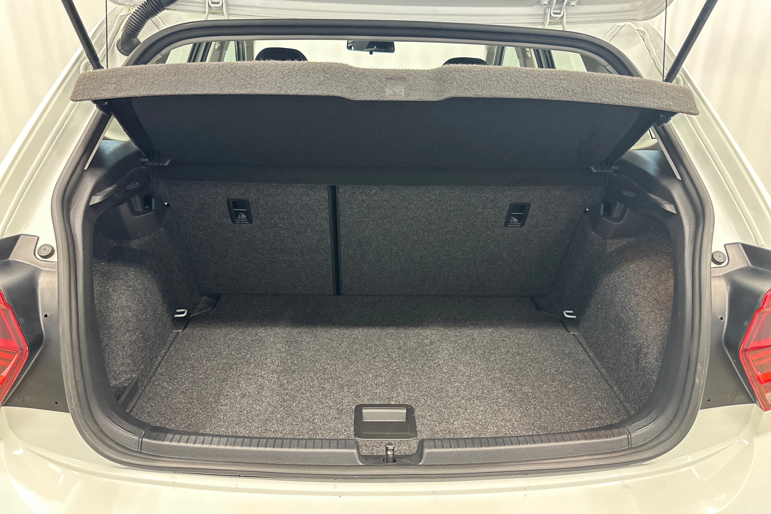 valkoinen Volkswagen Polo 2019 kuva 23.