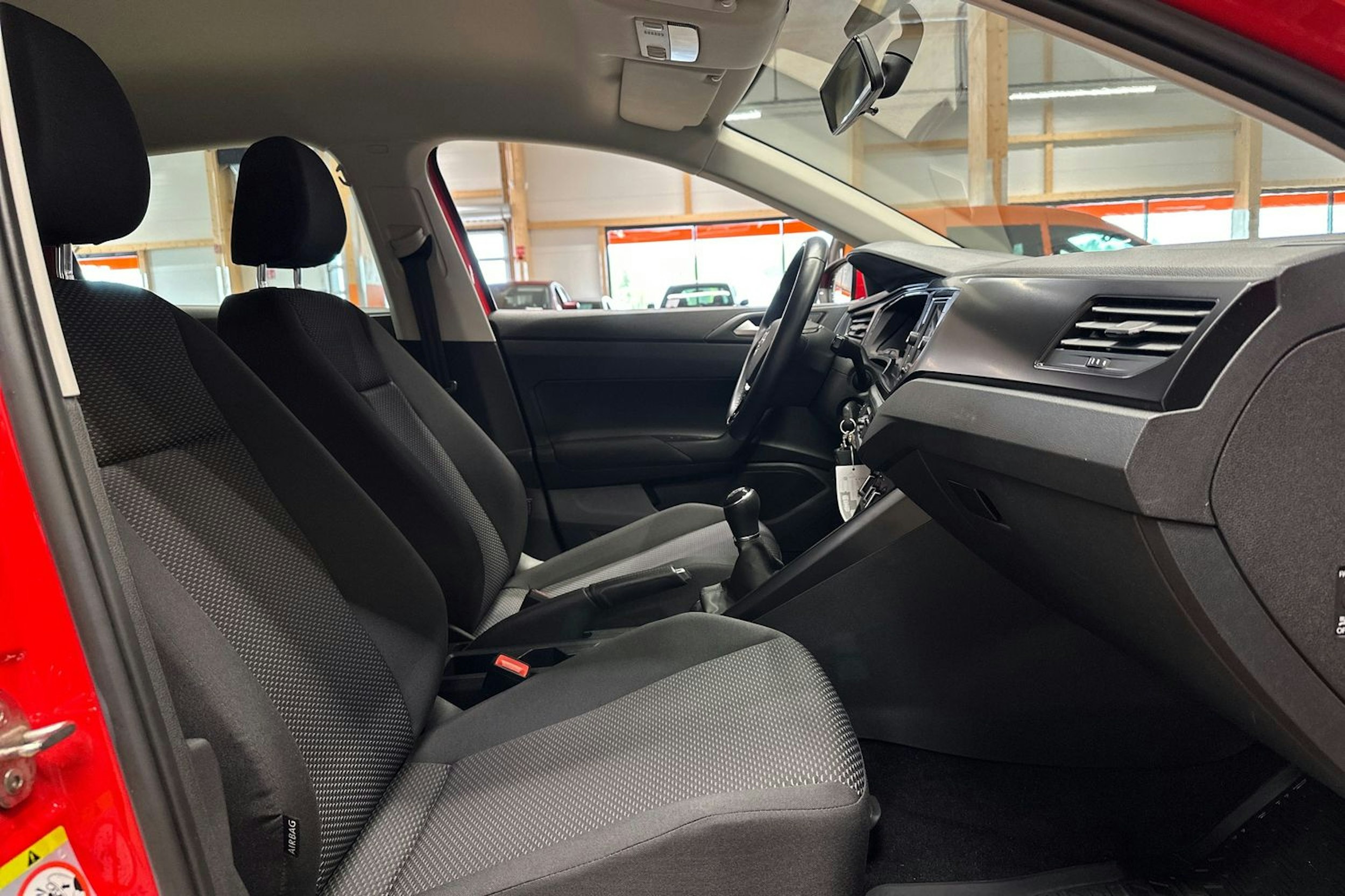 punainen Volkswagen Polo 2019 kuva 15.