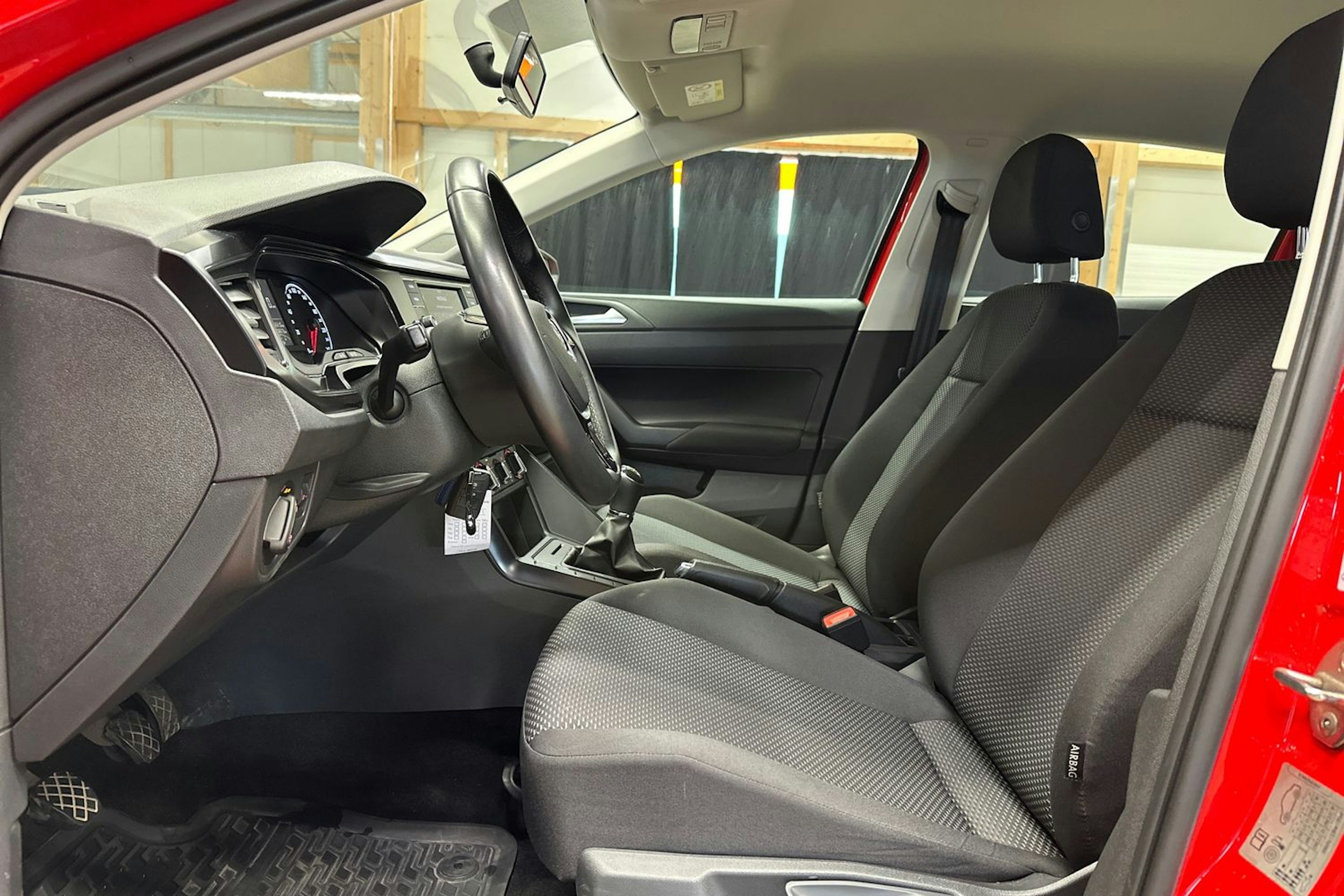 punainen Volkswagen Polo 2019 kuva 17.