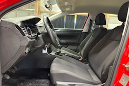 punainen Volkswagen Polo 2019 kuva 17.