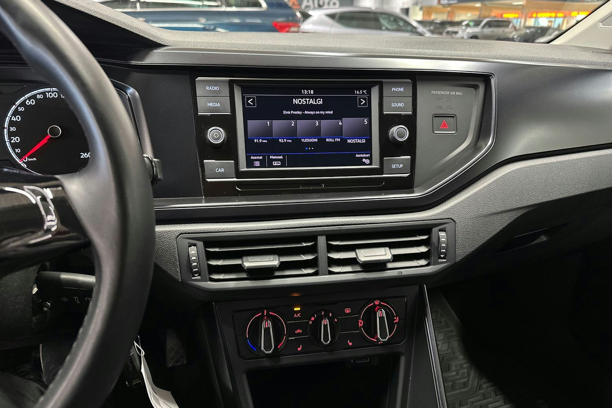 punainen Volkswagen Polo 2019 kuva 19.