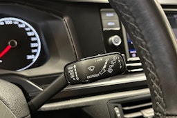 punainen Volkswagen Polo 2019 kuva 23.