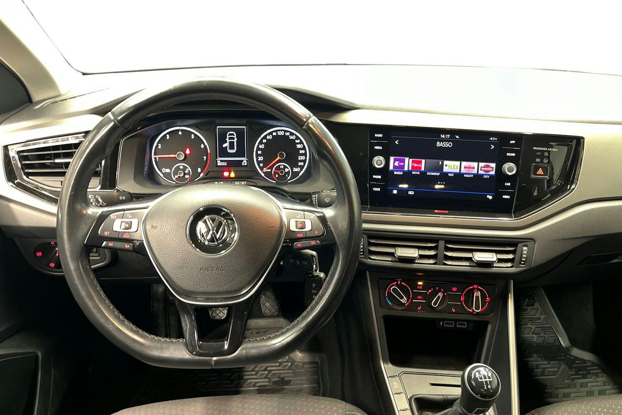 musta Volkswagen Polo 2019 kuva 9.