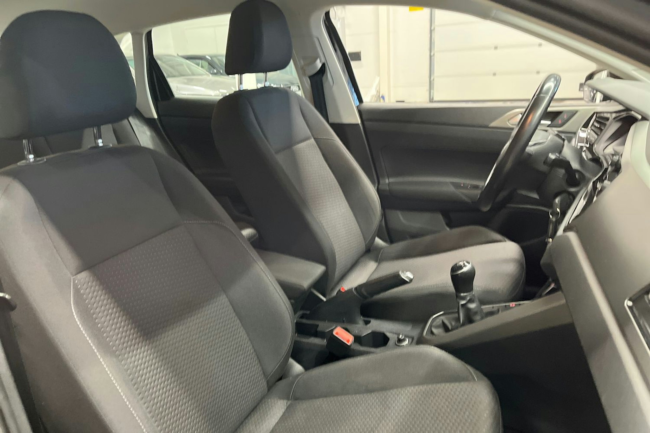 musta Volkswagen Polo 2019 kuva 16.