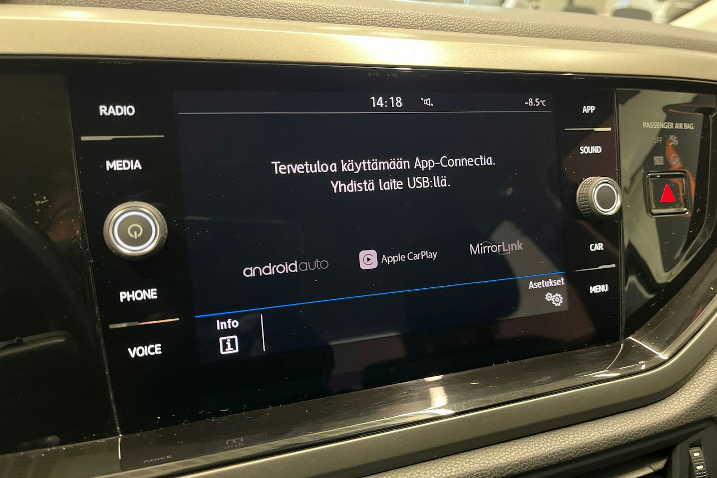 musta Volkswagen Polo 2019 kuva 22.