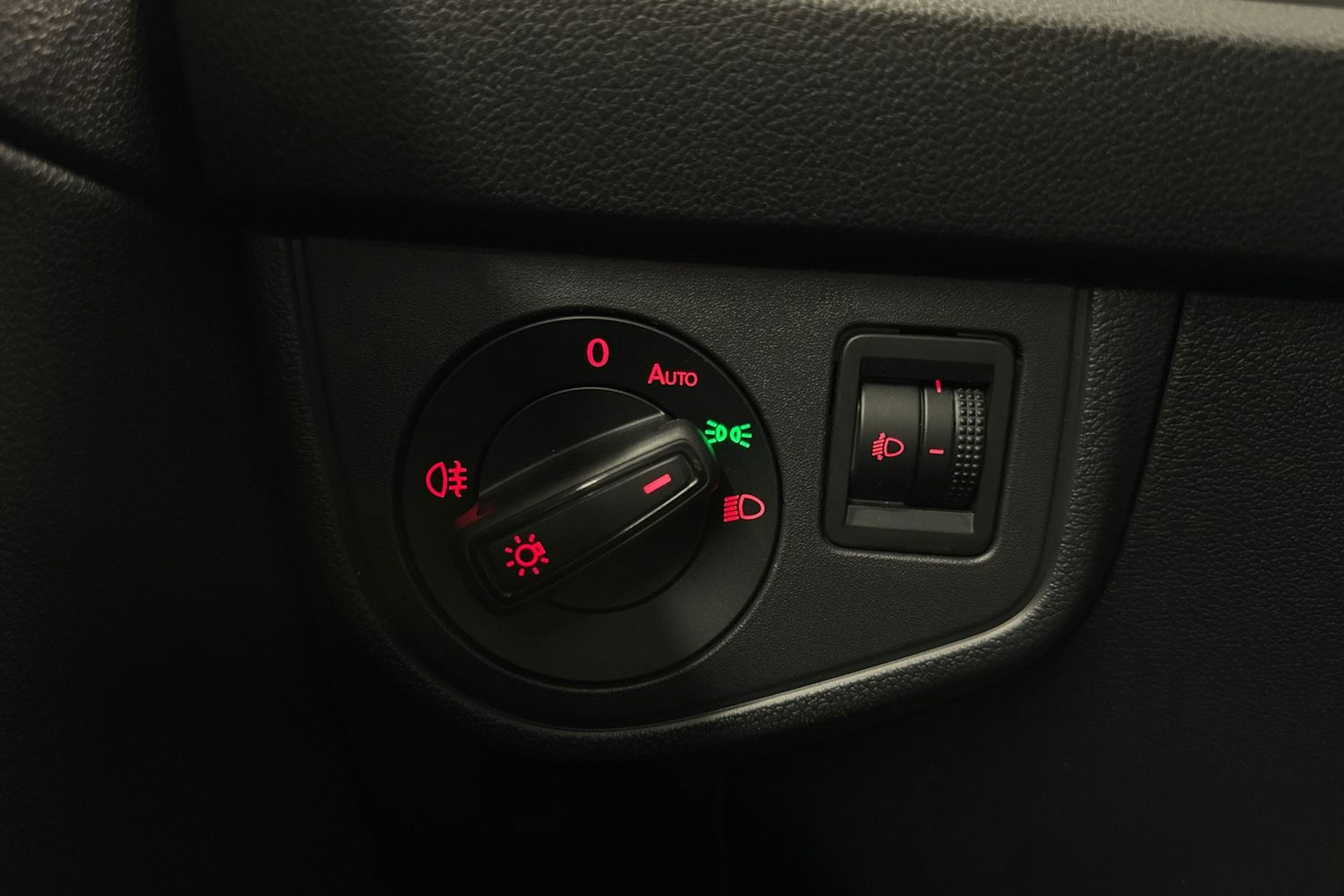 musta Volkswagen Polo 2019 kuva 19.