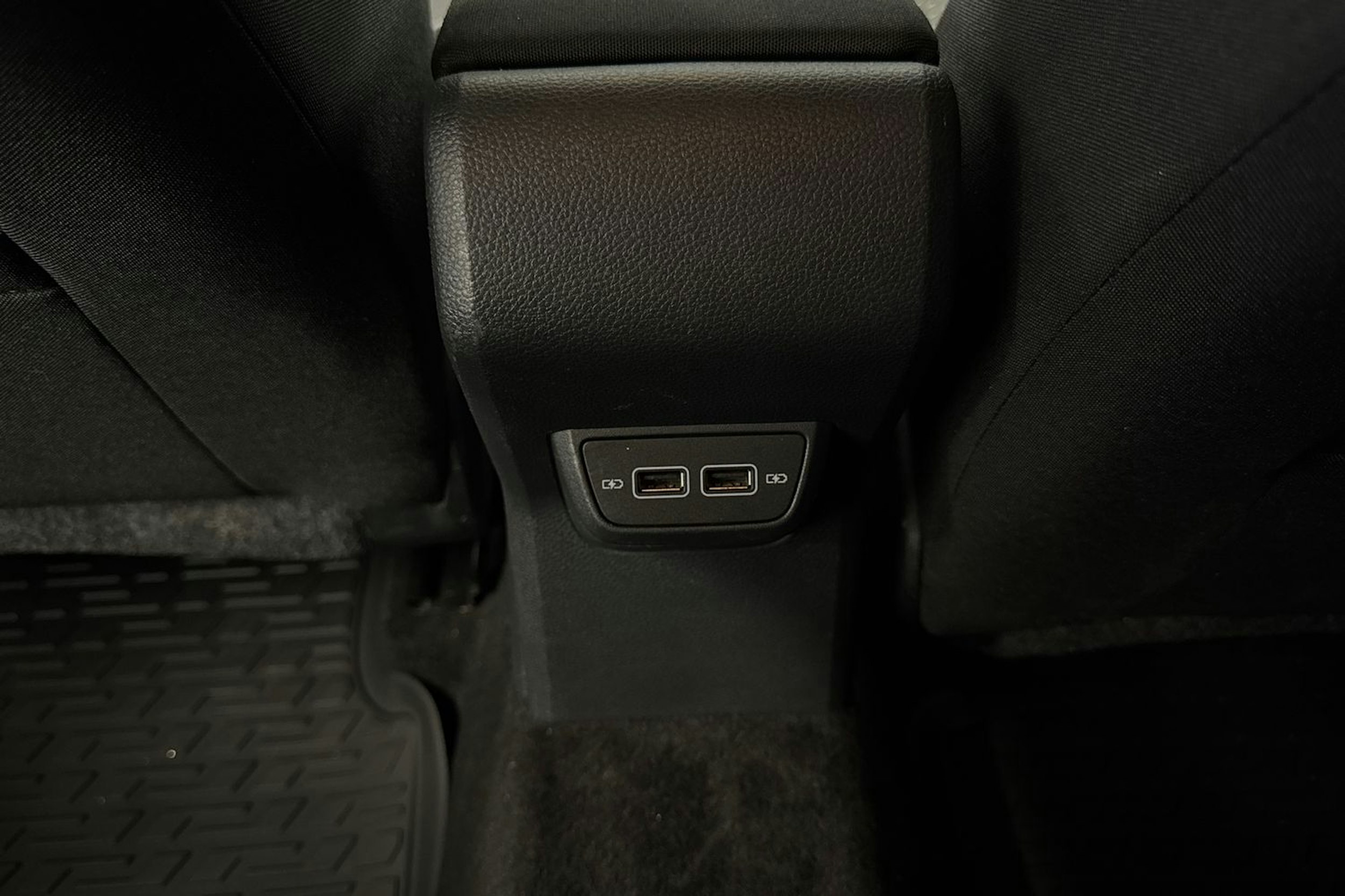 musta Volkswagen Polo 2019 kuva 25.
