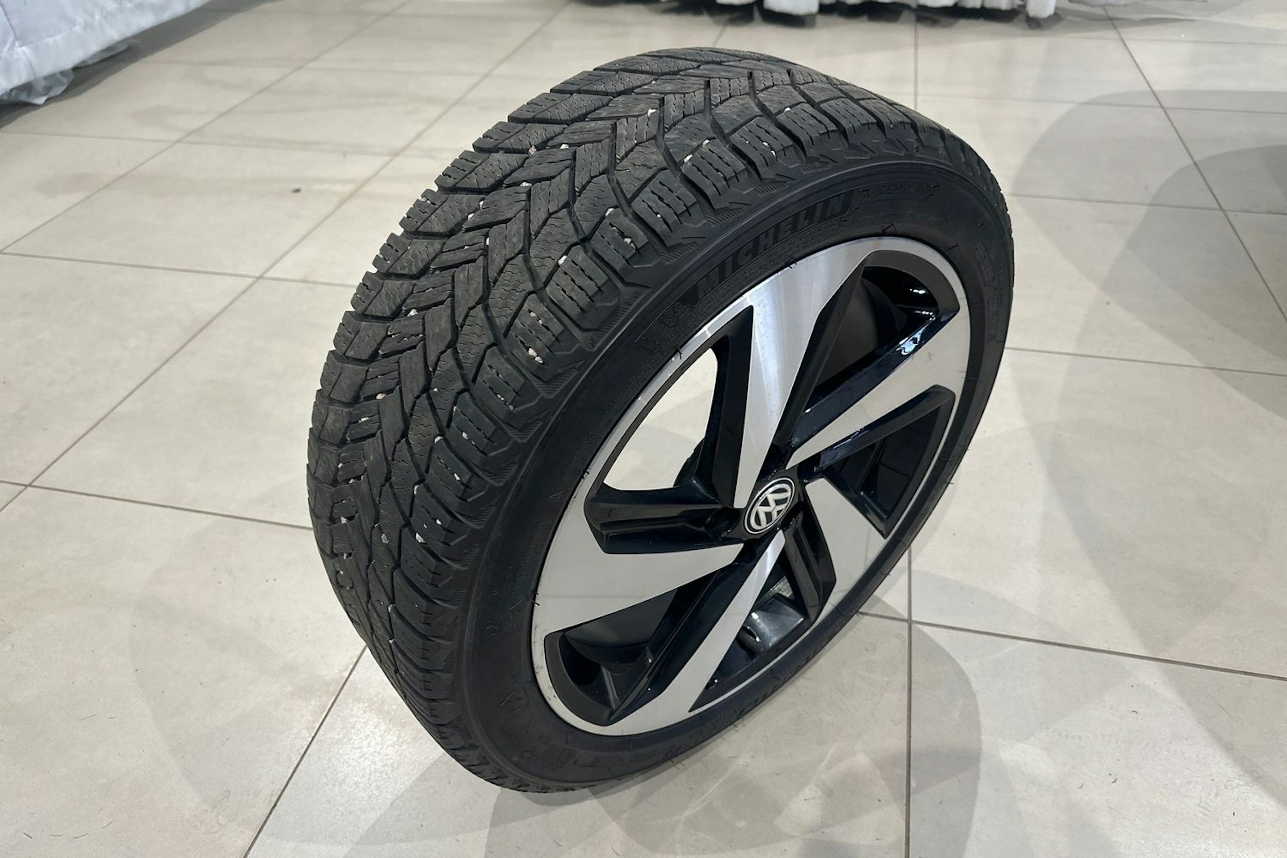 musta Volkswagen Polo 2019 kuva 13.