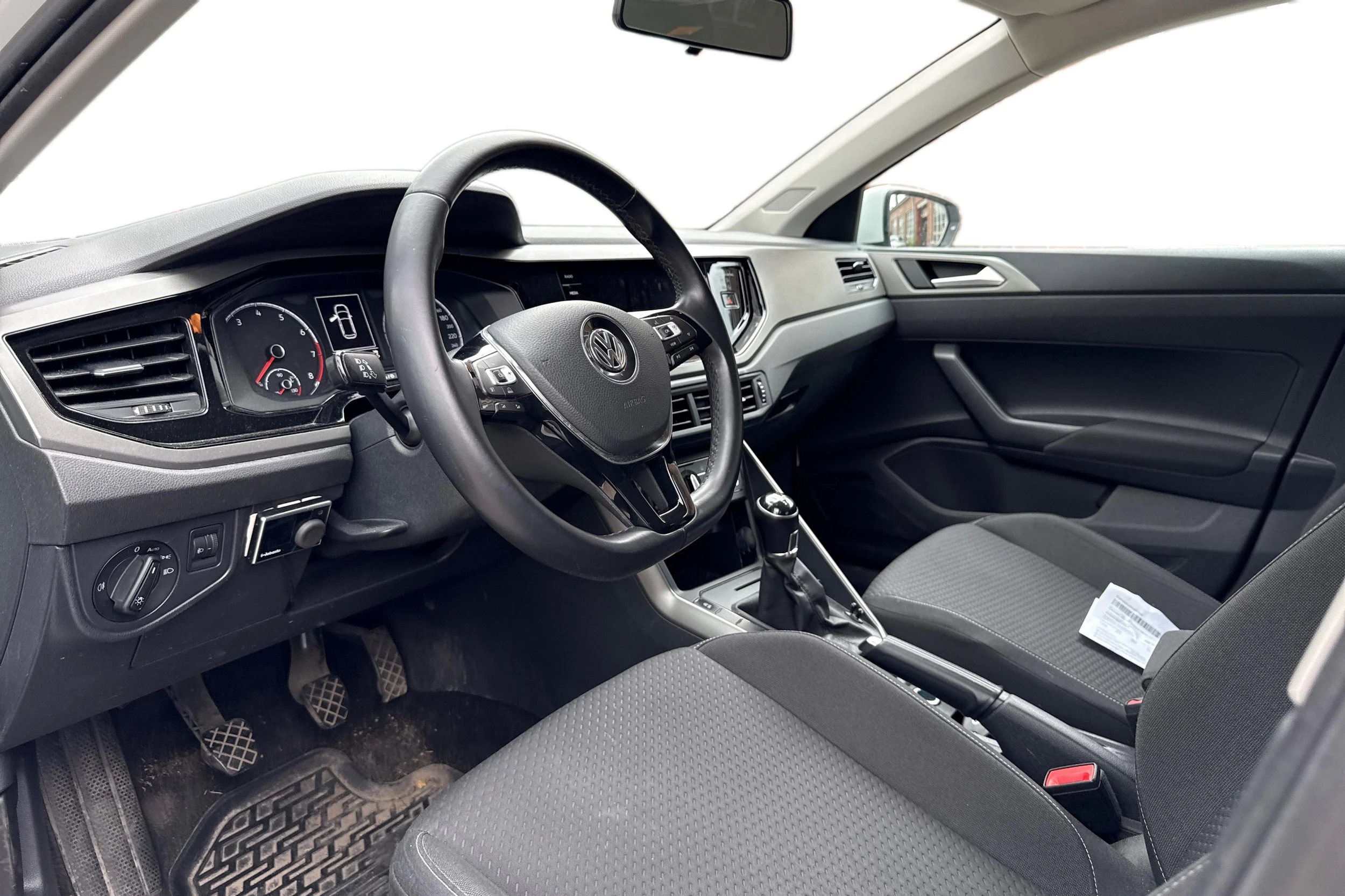 valkoinen Volkswagen Polo 2019 kuva 3.