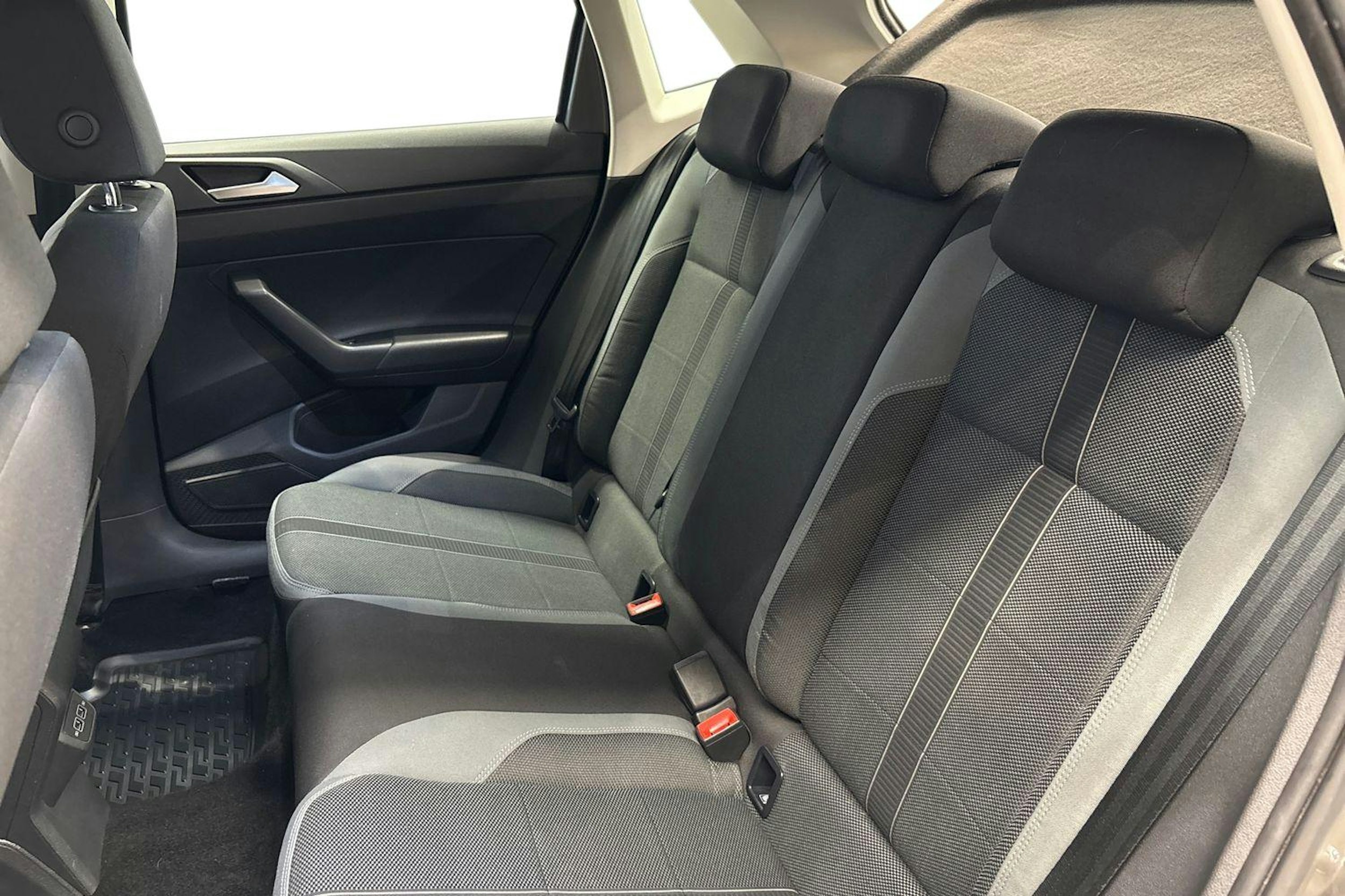 Harmaa Volkswagen POLO 2019 kuva 10.