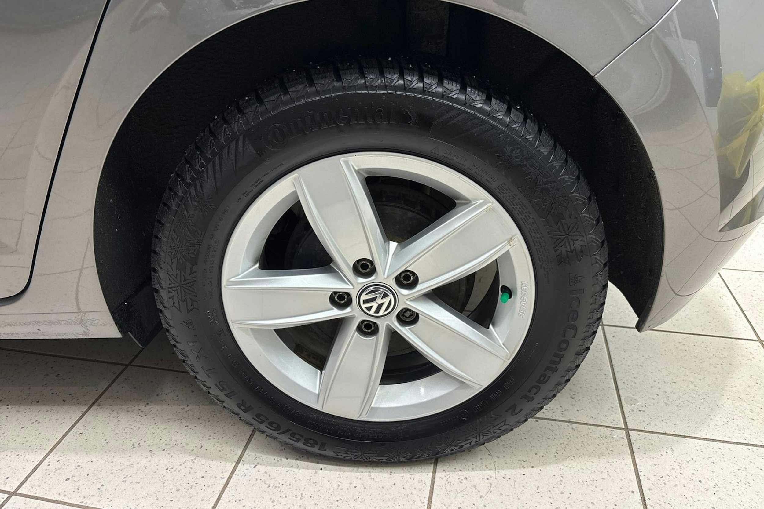 Harmaa Volkswagen POLO 2019 kuva 13.