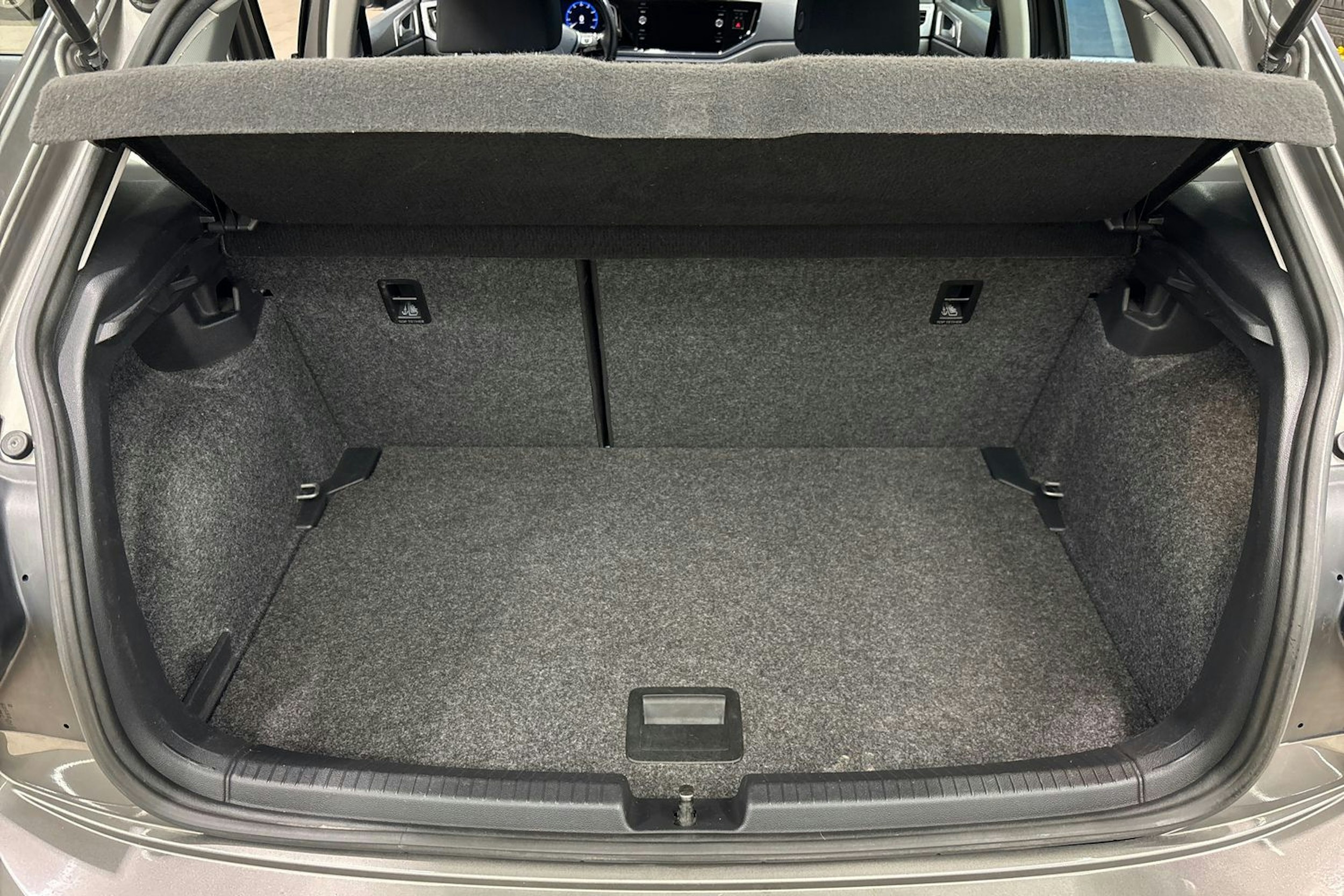 Harmaa Volkswagen POLO 2019 kuva 15.