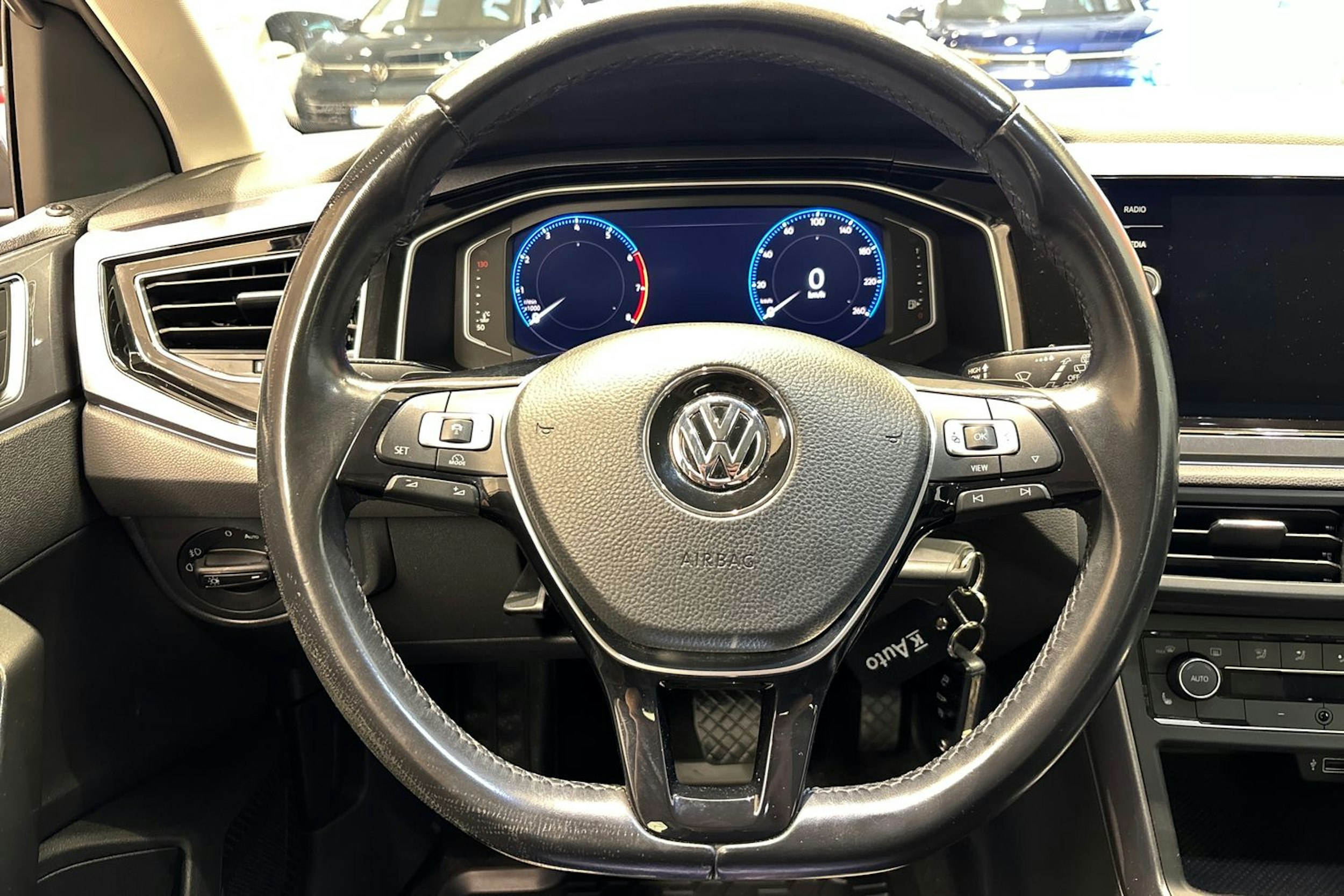 Harmaa Volkswagen POLO 2019 kuva 18.