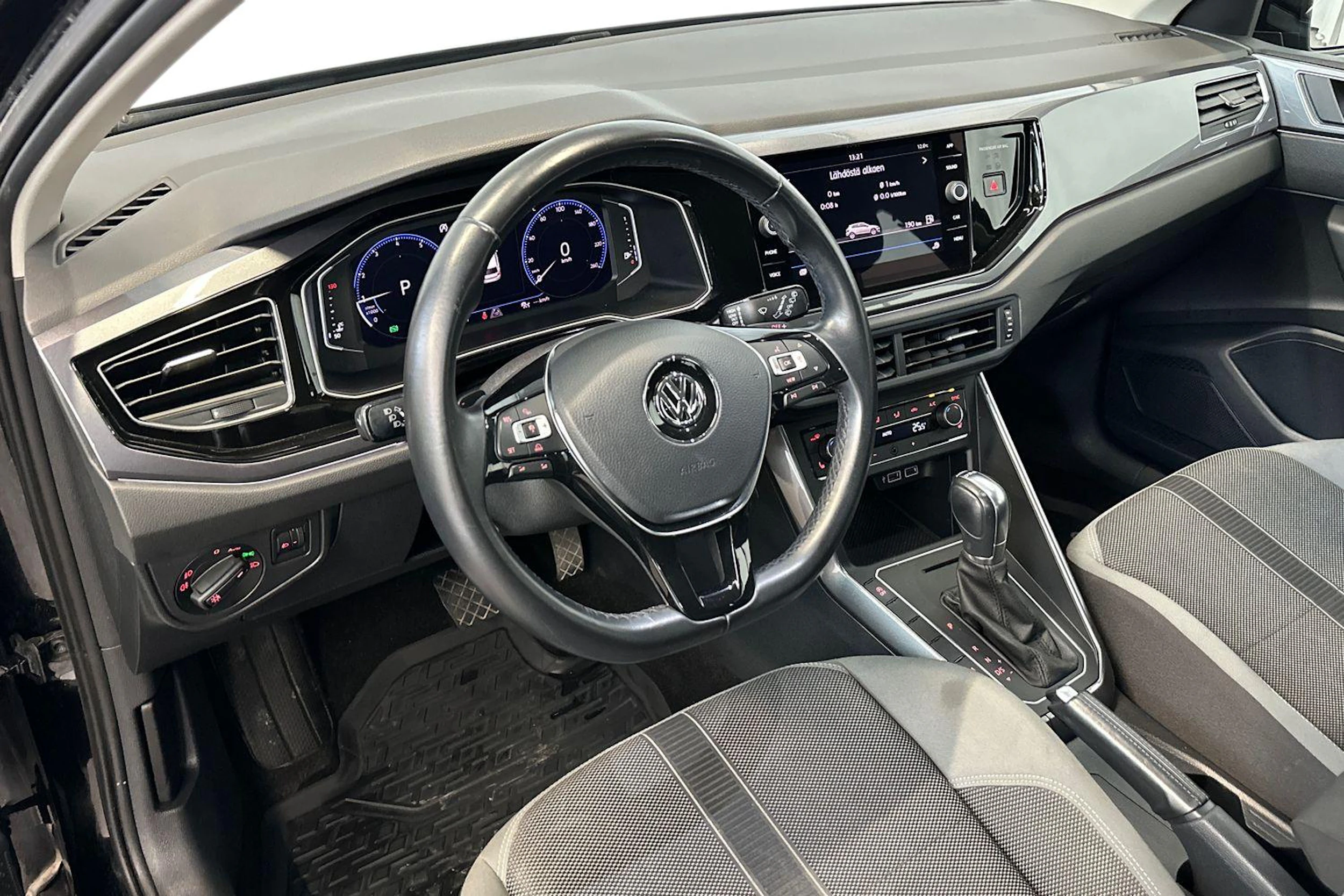 musta Volkswagen Polo 2019 kuva 8.