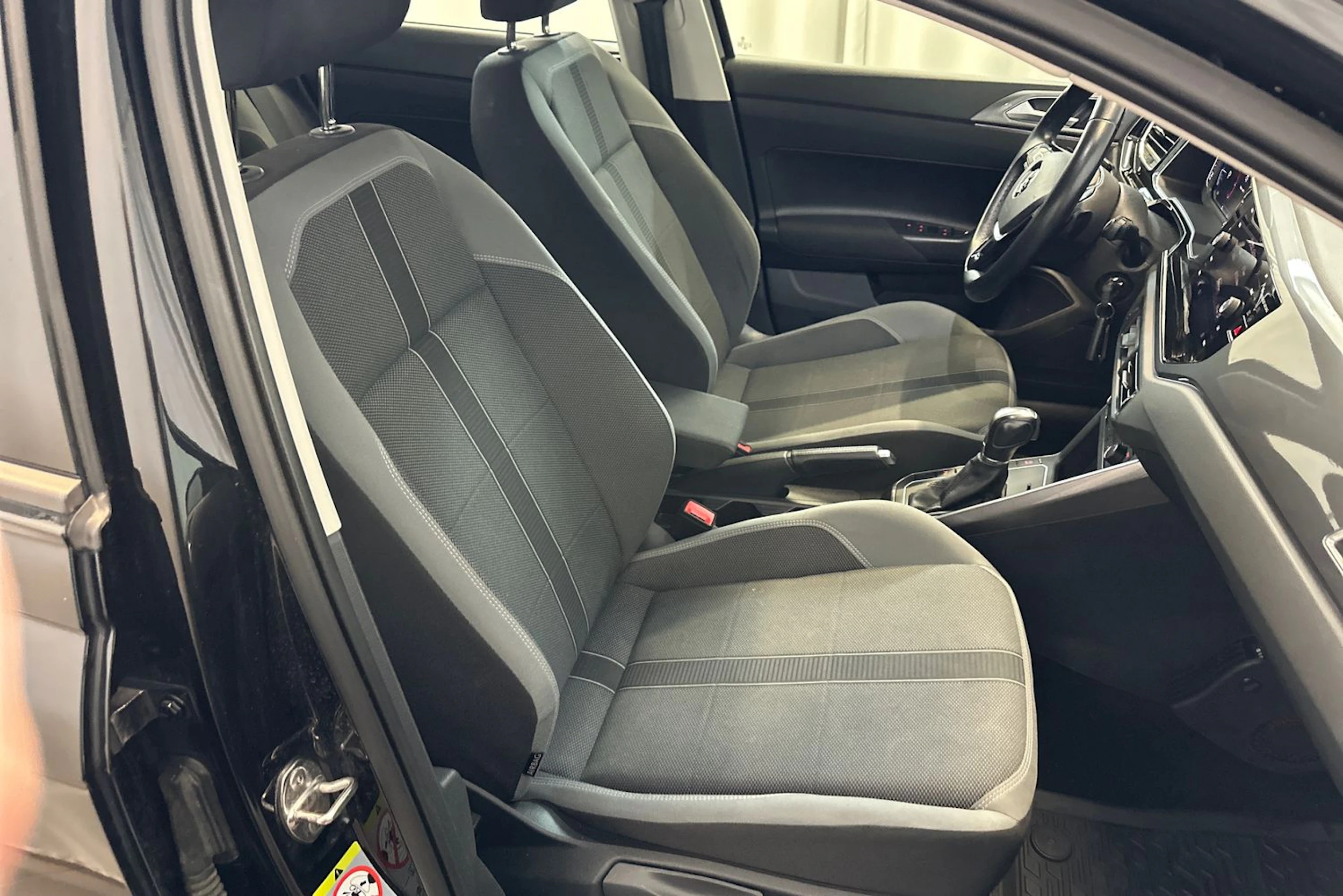 musta Volkswagen Polo 2019 kuva 16.