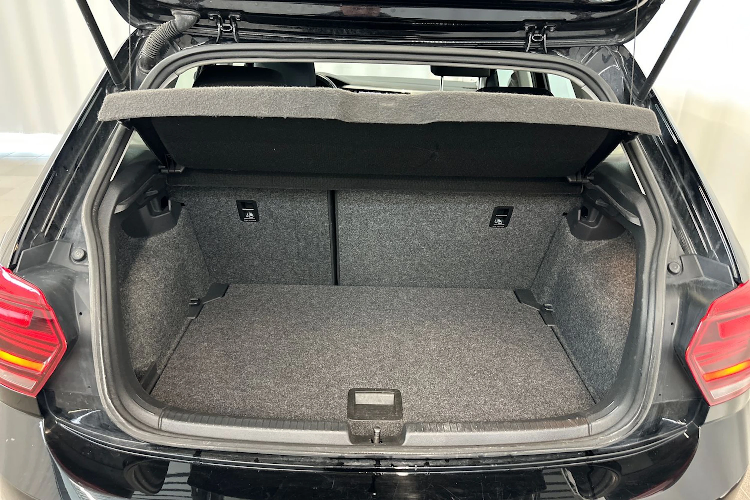 musta Volkswagen Polo 2019 kuva 30.