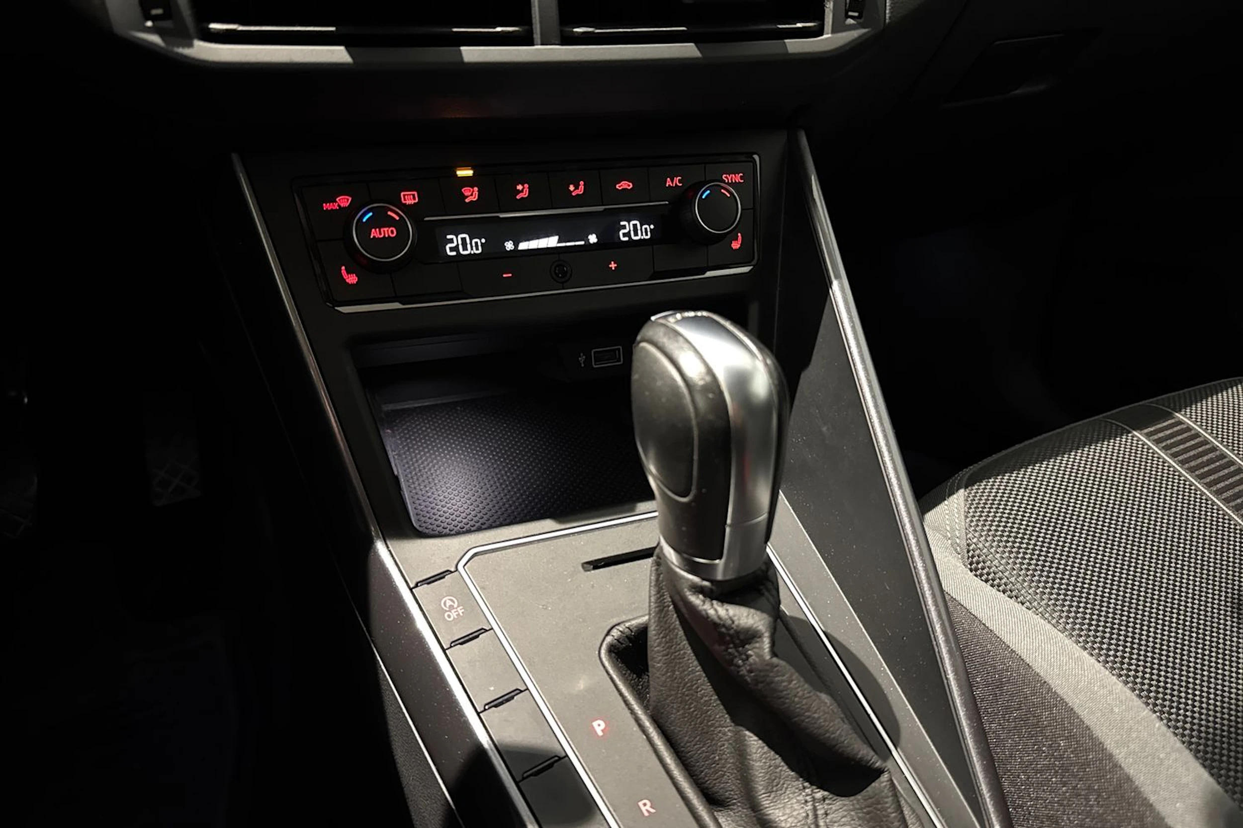 sininen Volkswagen Polo 2019 kuva 20.
