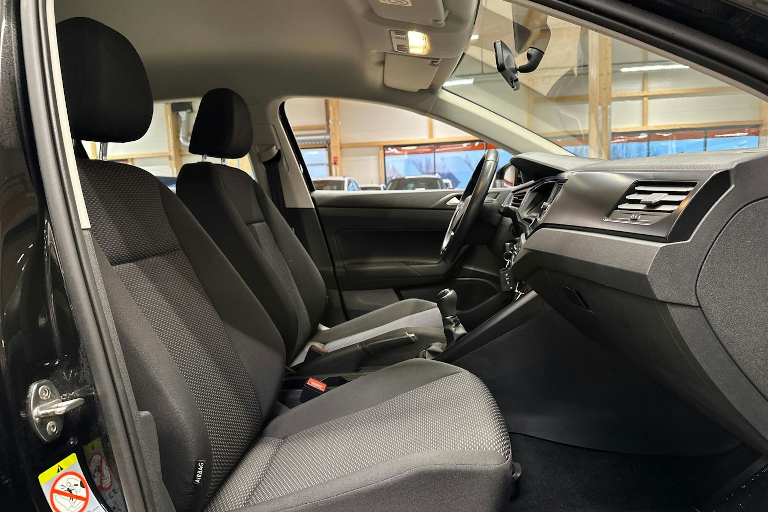 musta Volkswagen Polo 2019 kuva 14.