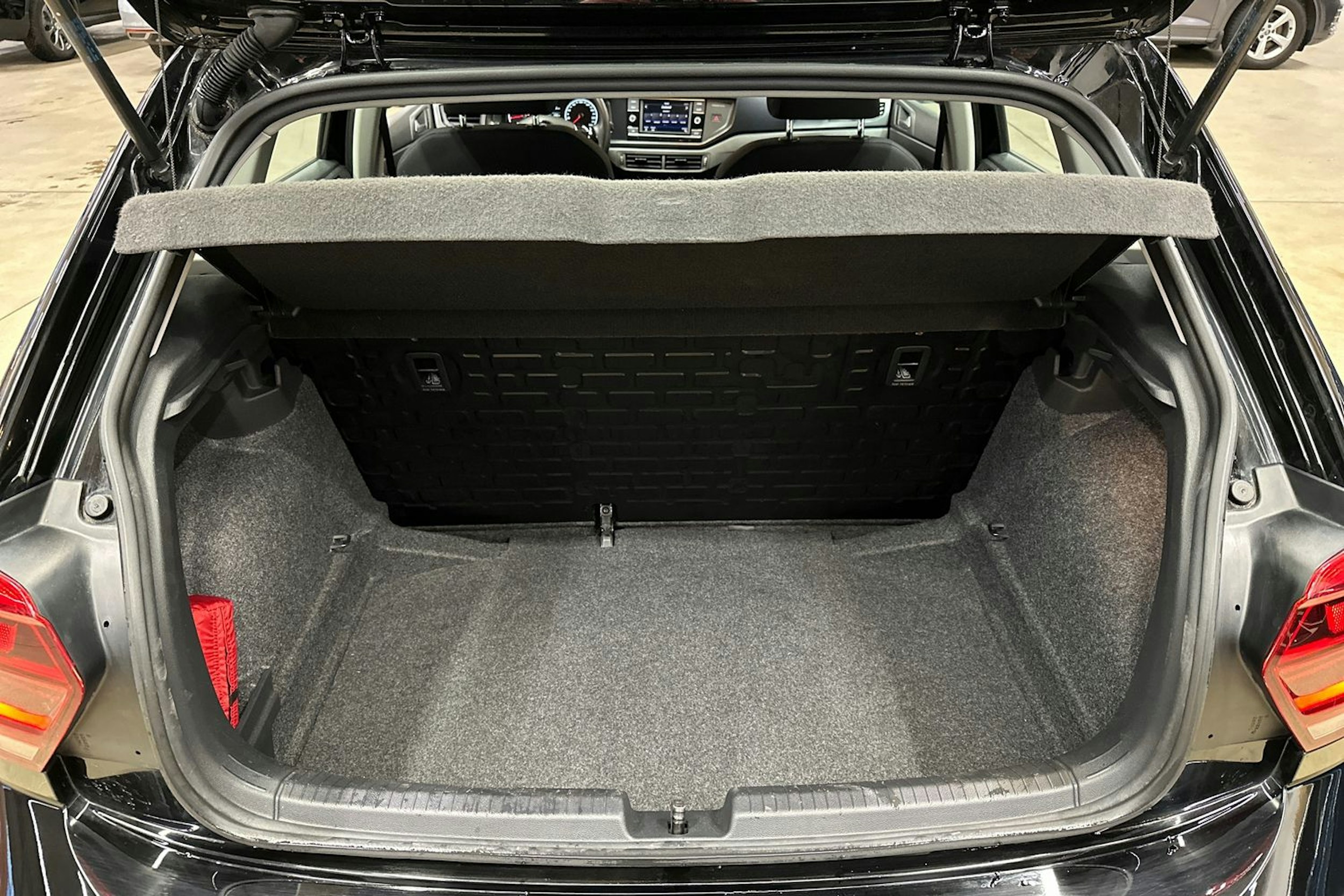 musta Volkswagen Polo 2019 kuva 21.