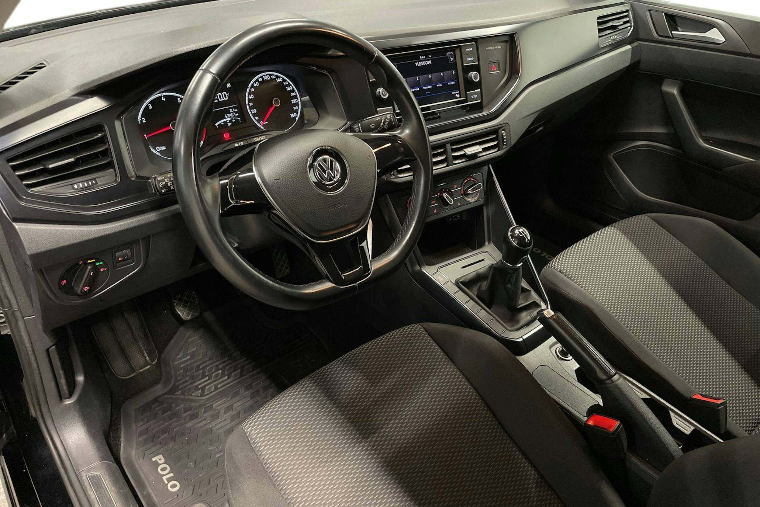 musta Volkswagen Polo 2019 kuva 7.