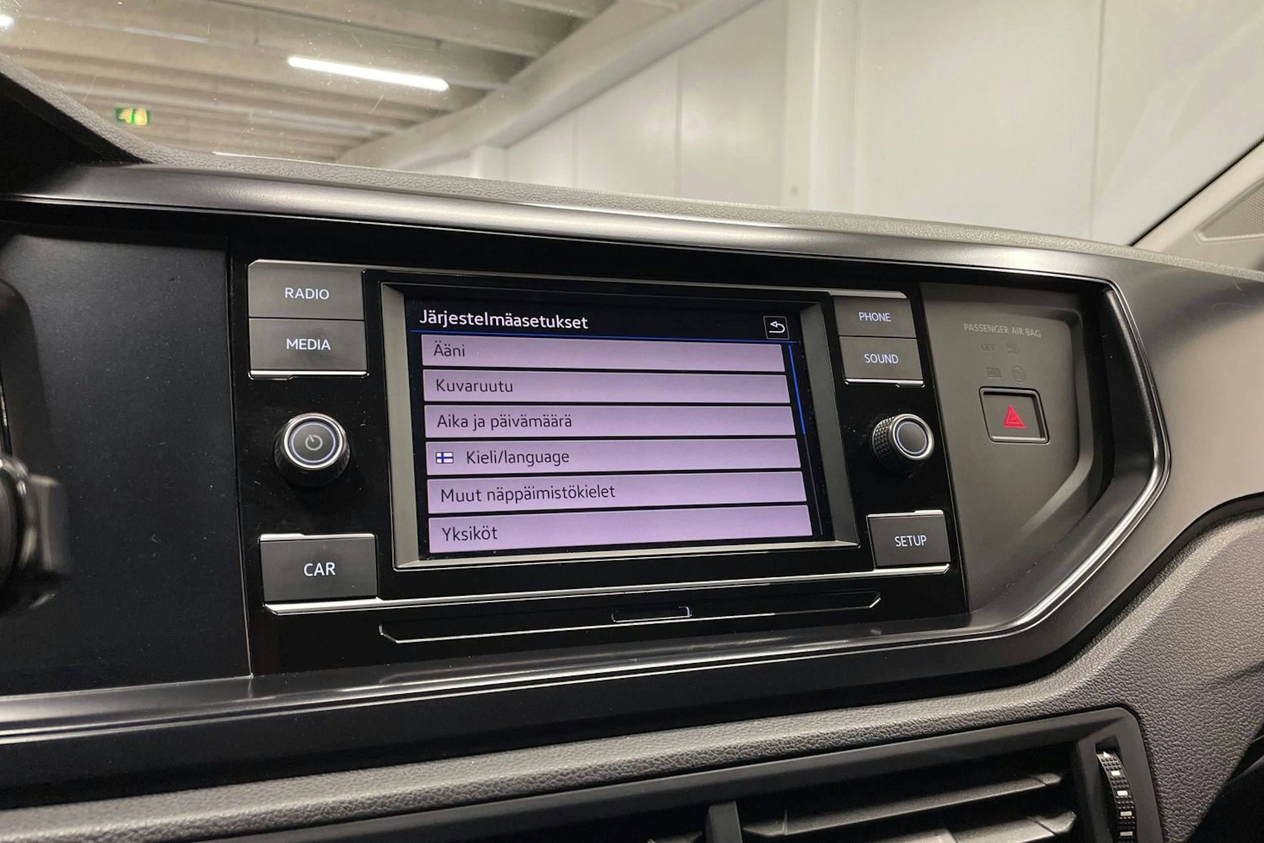 musta Volkswagen Polo 2019 kuva 17.