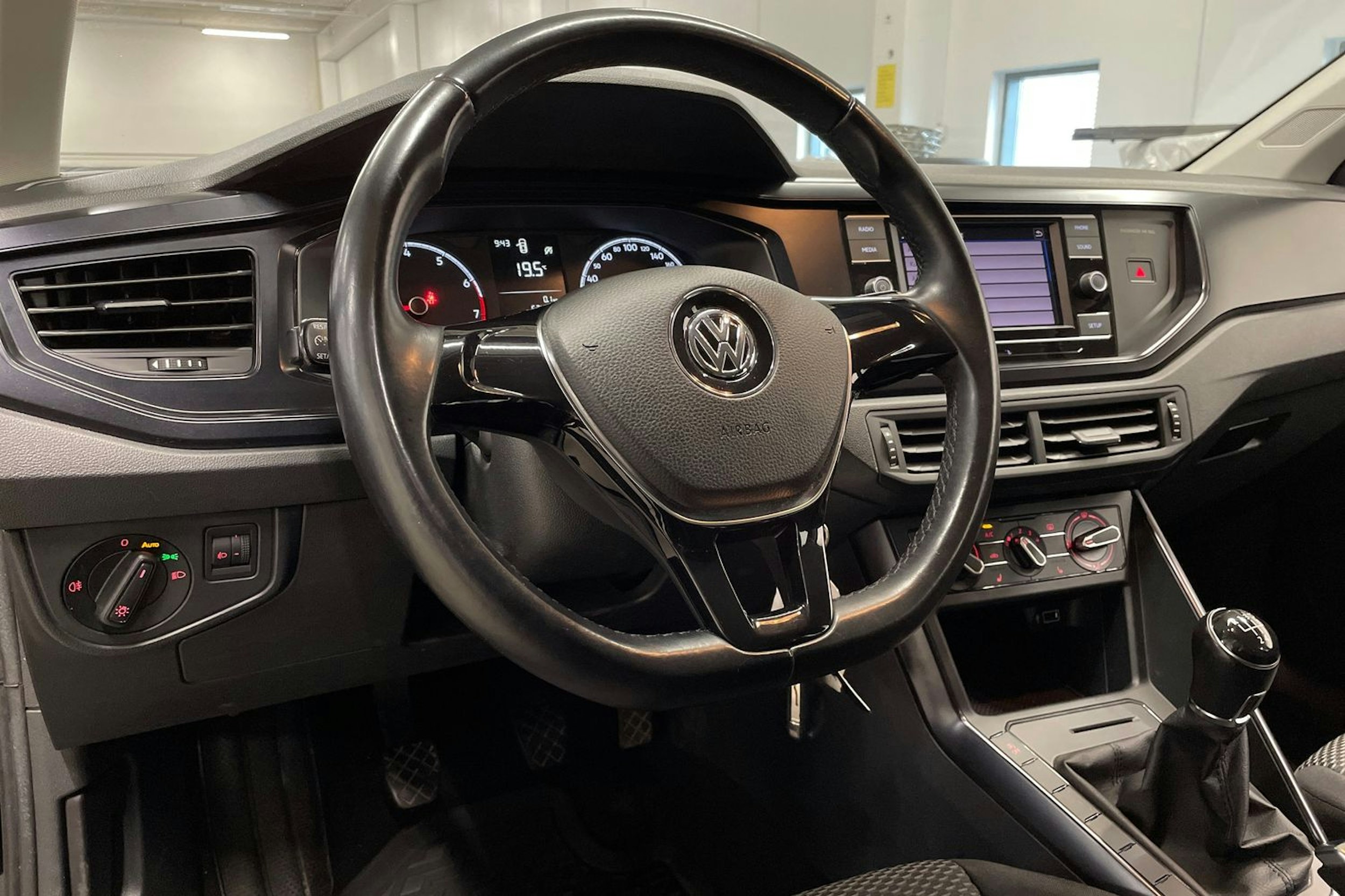 musta Volkswagen Polo 2019 kuva 20.