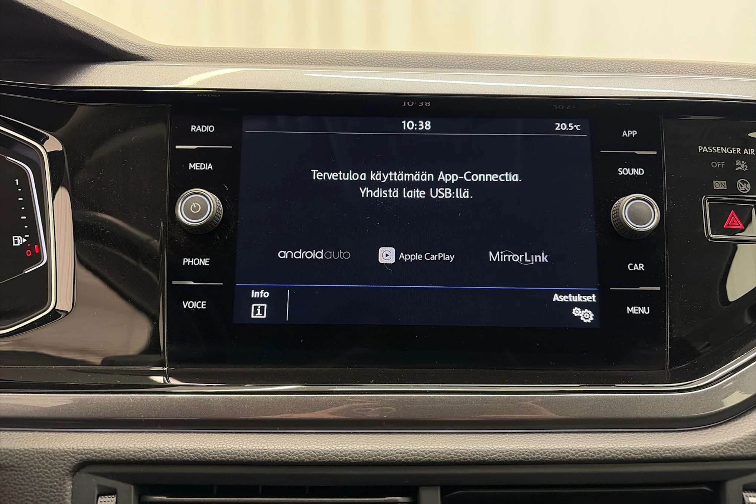 sininen Volkswagen Polo 2019 kuva 24.