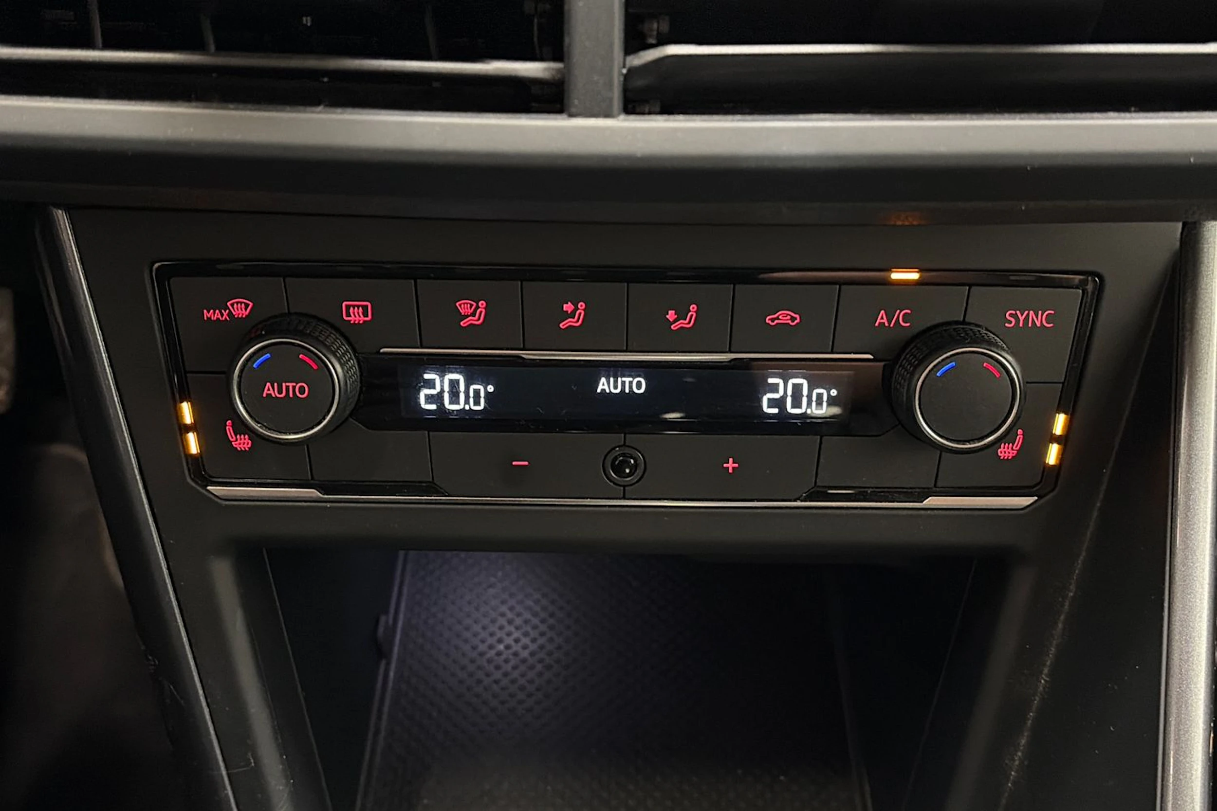 sininen Volkswagen Polo 2019 kuva 26.