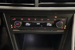 sininen Volkswagen Polo 2019 kuva 26.