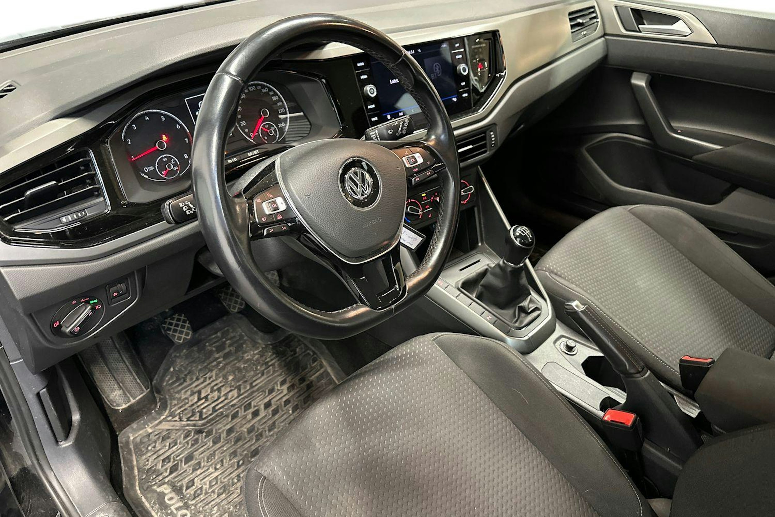 musta Volkswagen Polo 2019 kuva 3.