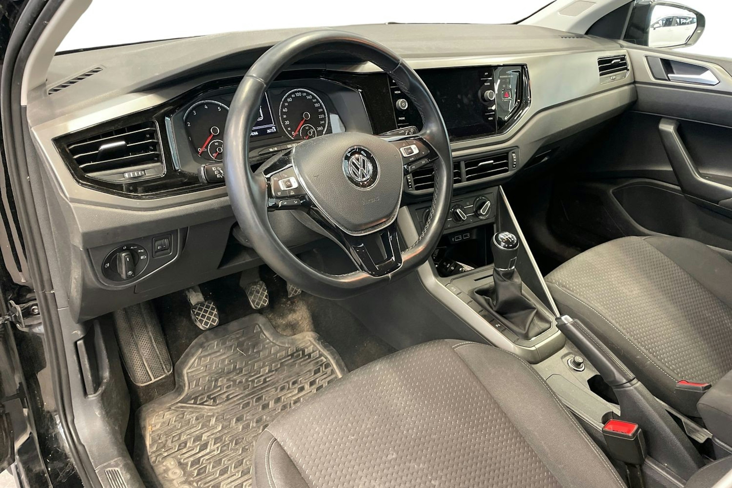 musta Volkswagen Polo 2019 kuva 3.