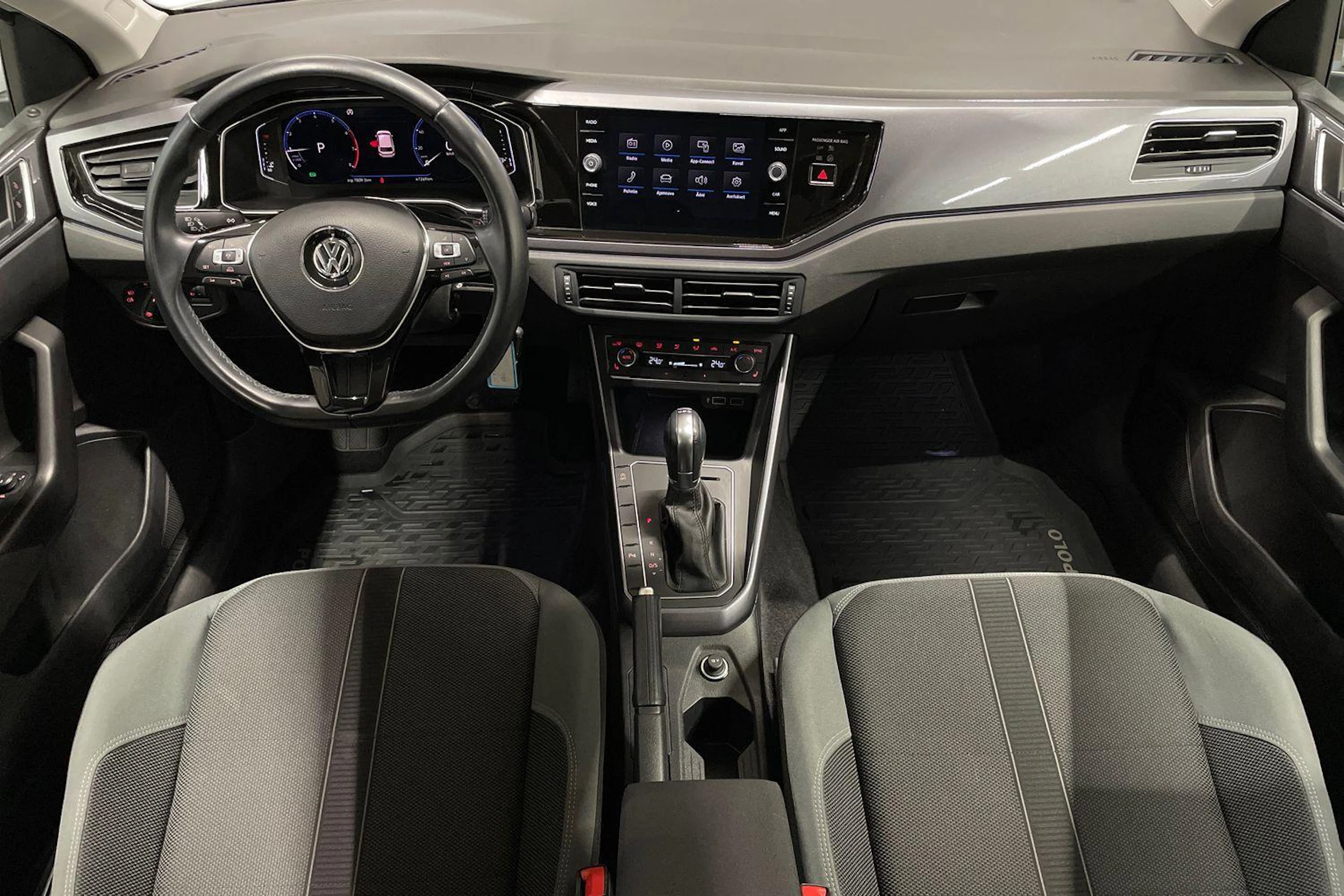 Valkoinen Volkswagen POLO 2019 kuva 7.