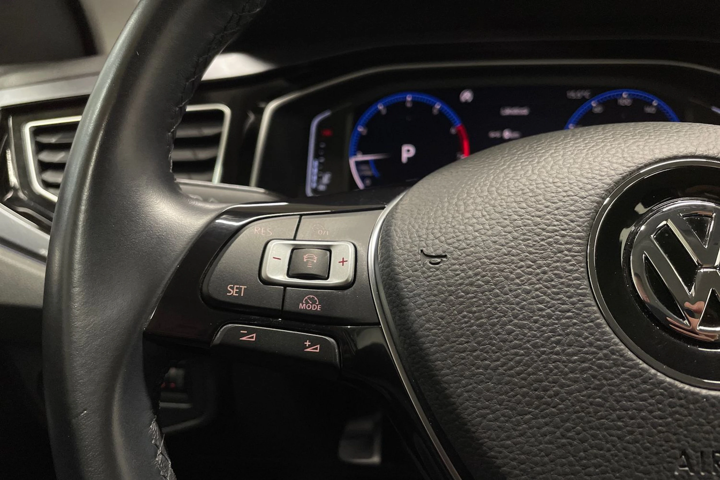 Valkoinen Volkswagen POLO 2019 kuva 17.