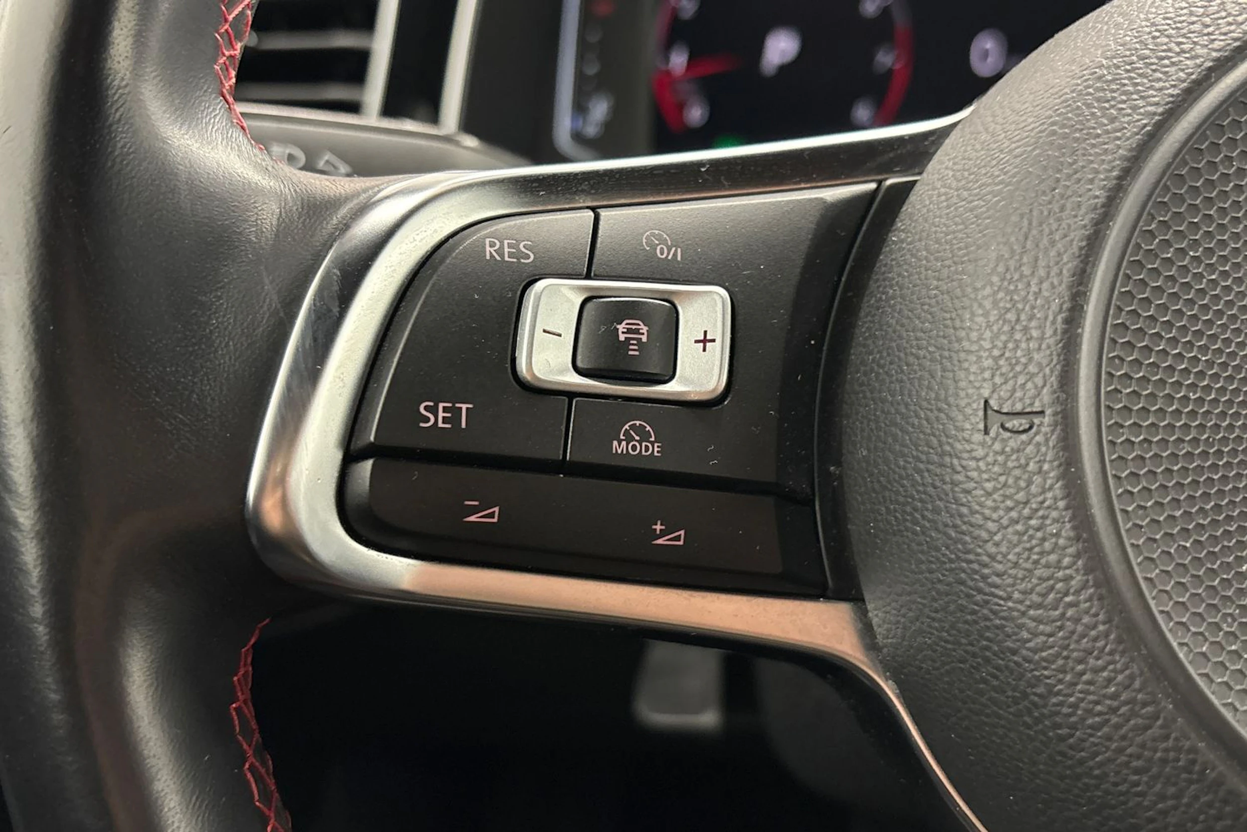 punainen Volkswagen Polo 2019 kuva 17.