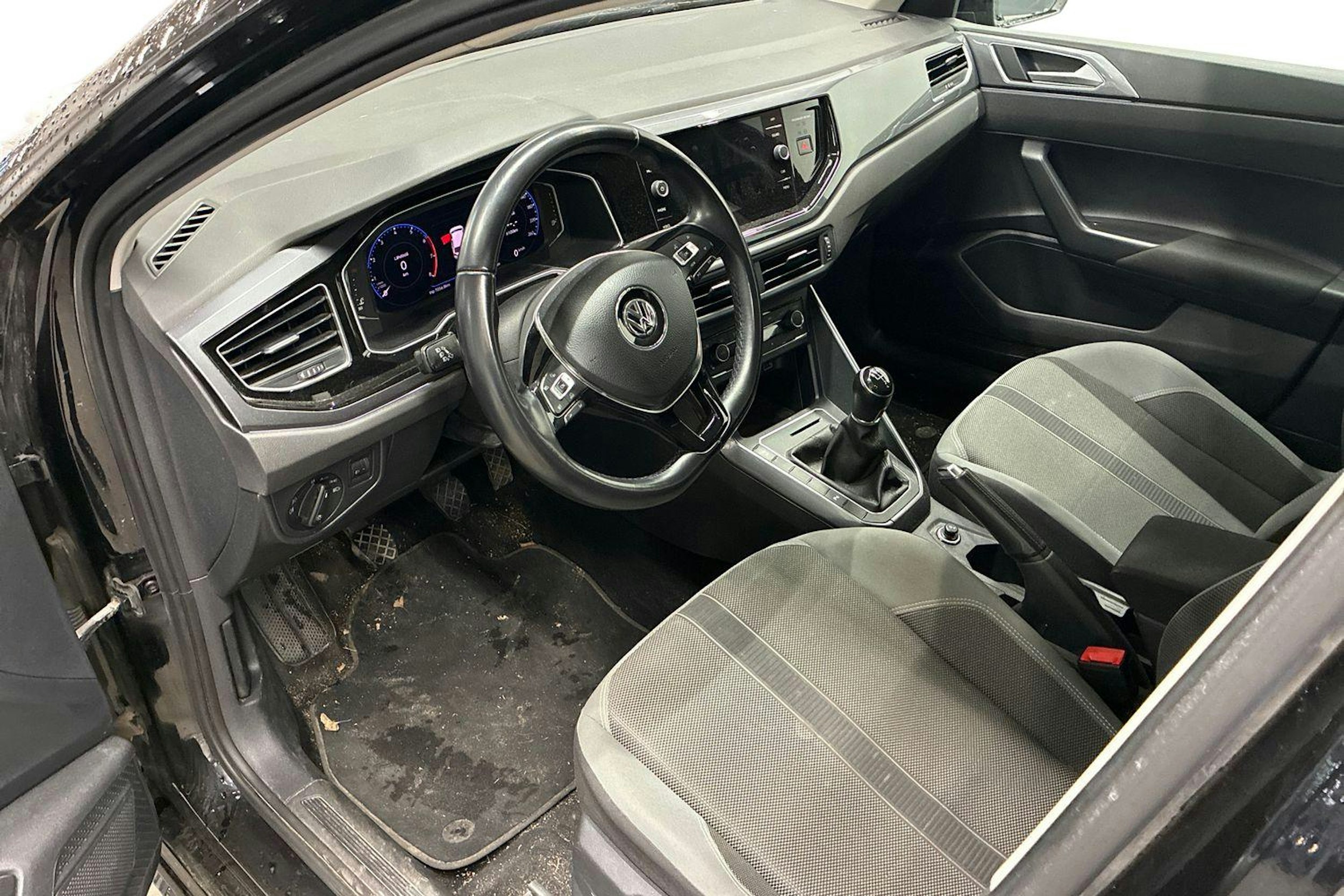 musta Volkswagen Polo 2019 kuva 3.